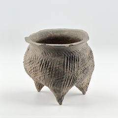 Pottery Tripod Li Vessel