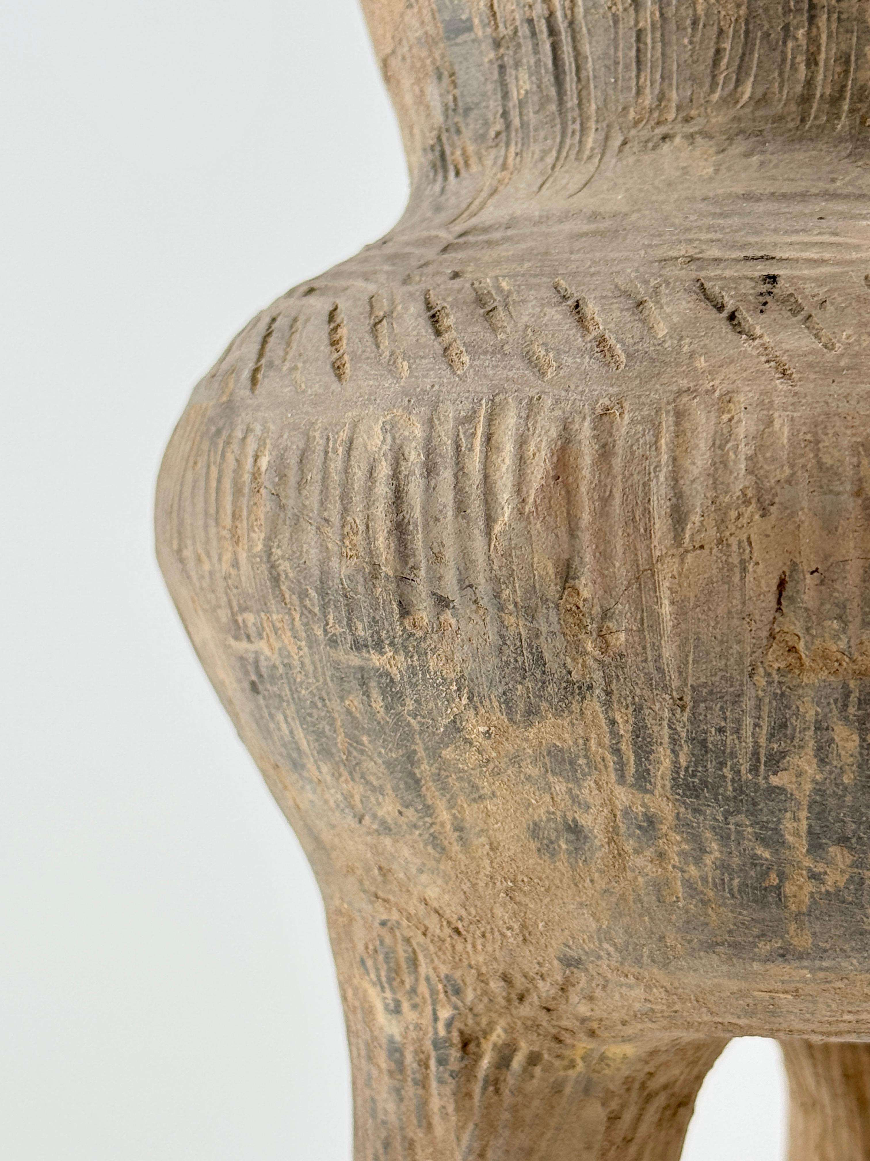 Pottery Tripod Vessel, Neolithic Period In Good Condition For Sale In seoul, KR