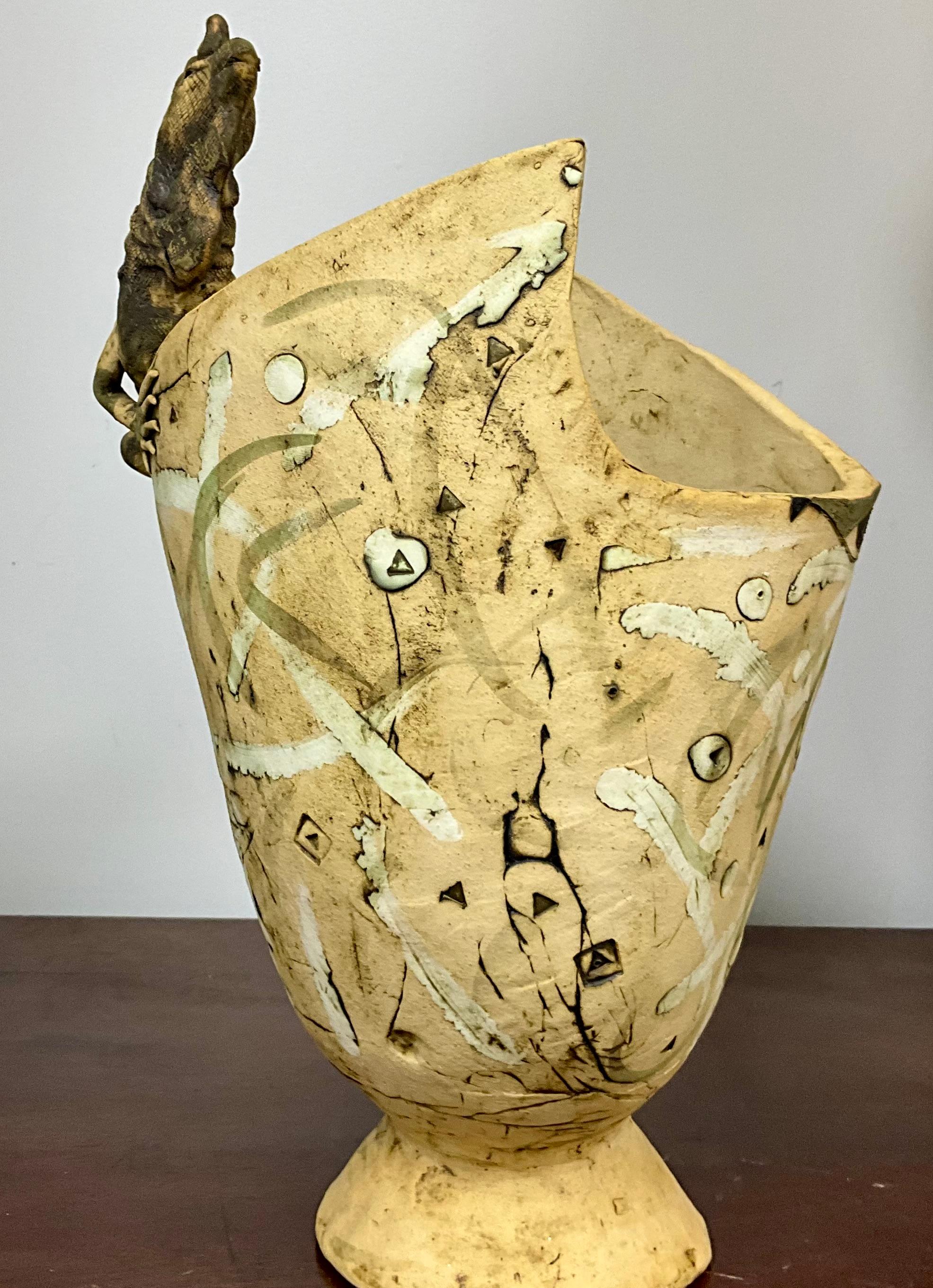 Pottery Vase with Iguana Sculpture Signed For Sale 5