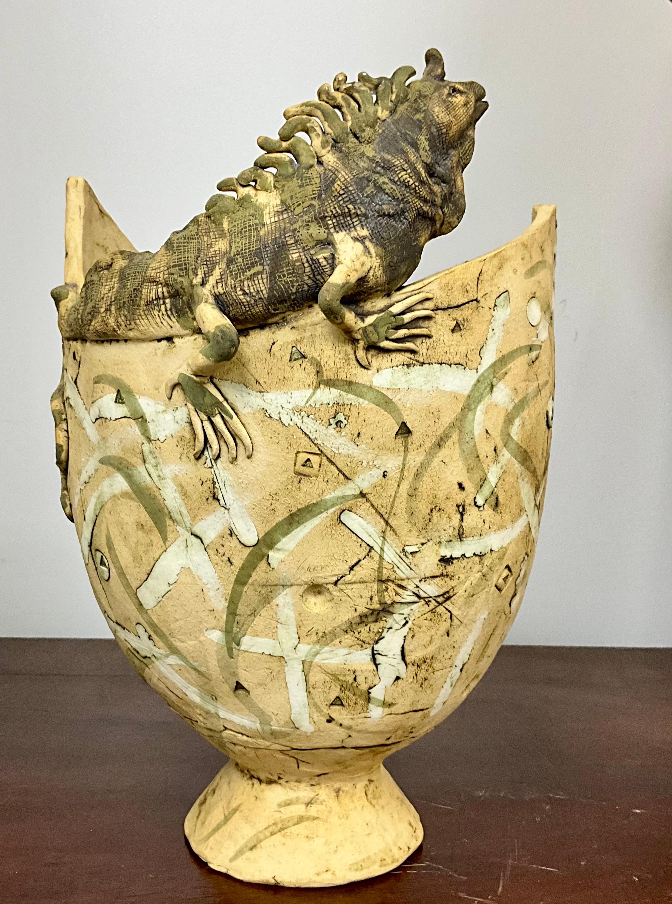 Pottery Vase with Iguana Sculpture Signed For Sale 6