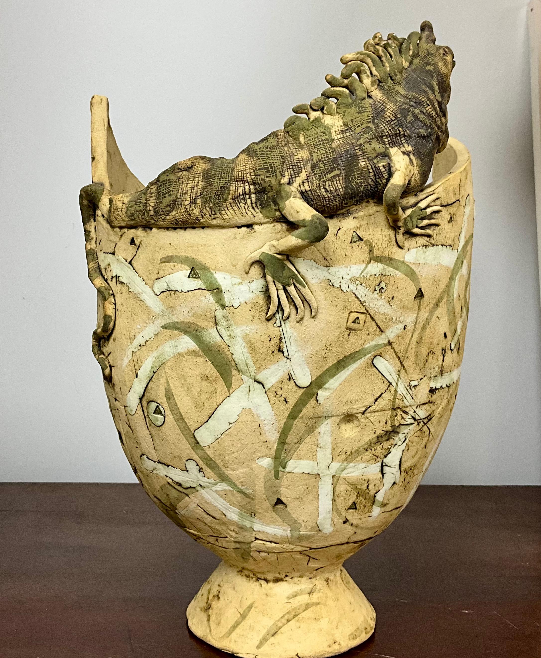 Pottery Vase with Iguana Sculpture Signed For Sale 11