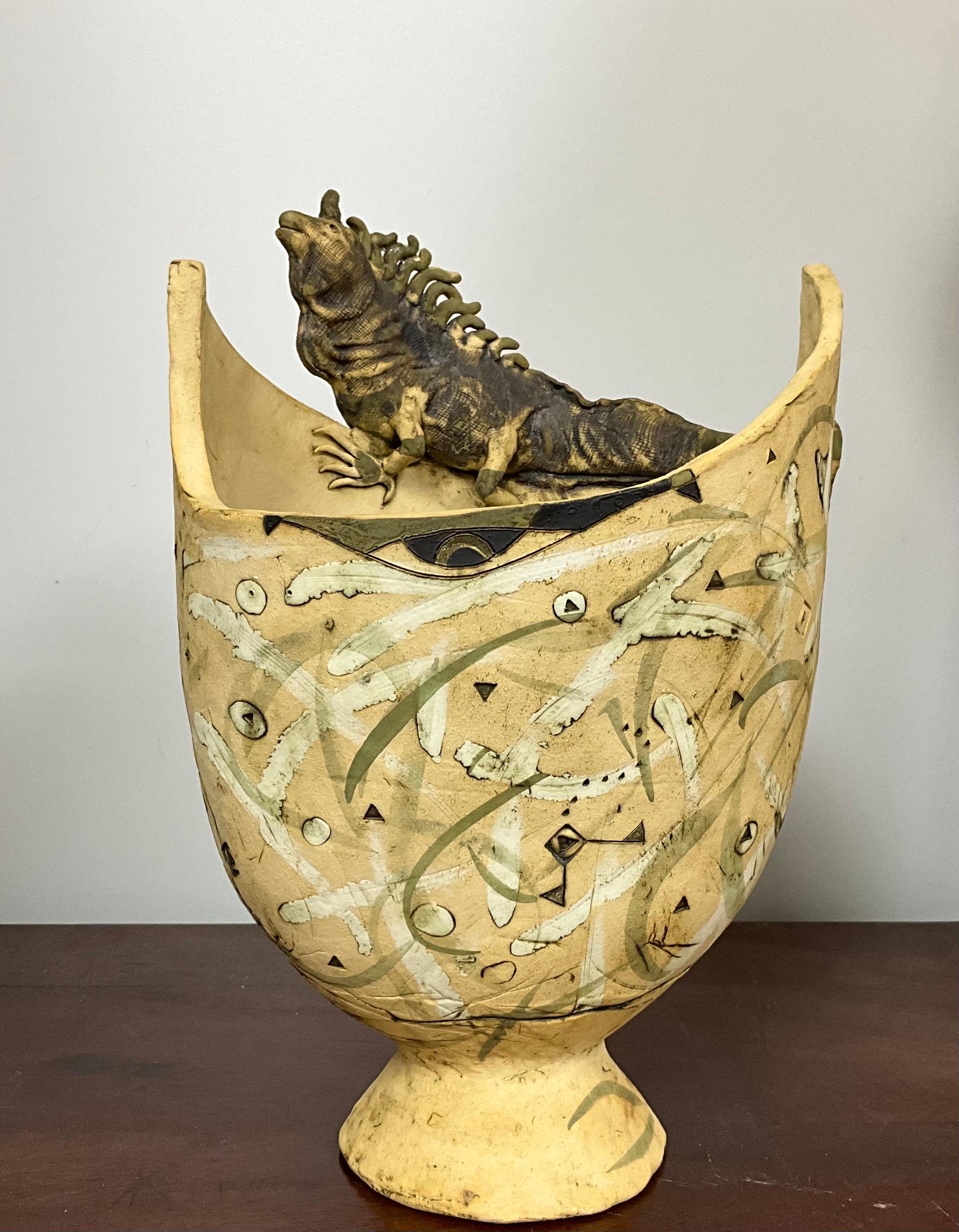 Pottery Vase with Iguana Sculpture Signed For Sale 13