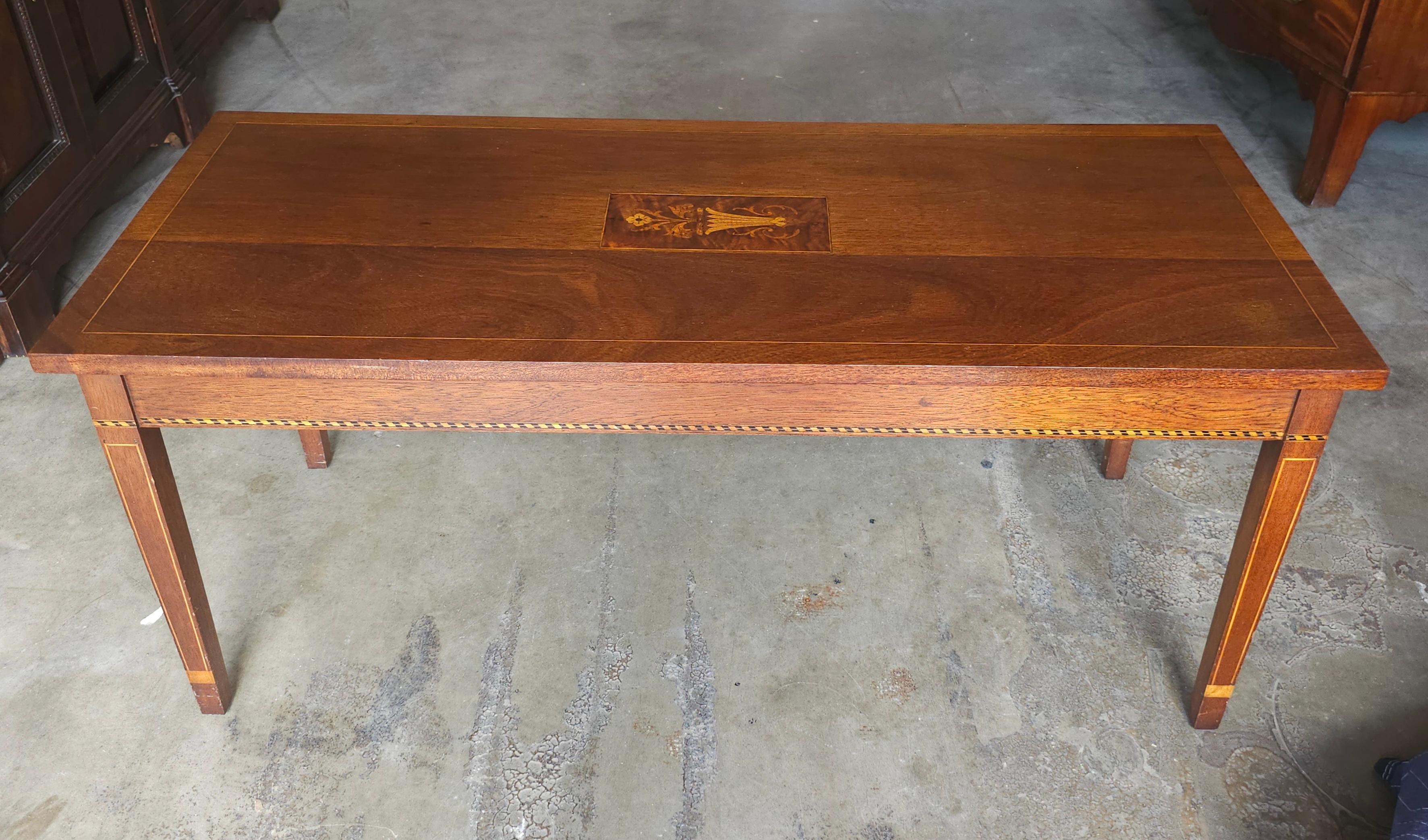 Gebrüder Potthast. Federal Satinwood & Ebenholz Intarsien Mahagoni Cocktail, Couchtisch (amerikanisch) im Angebot