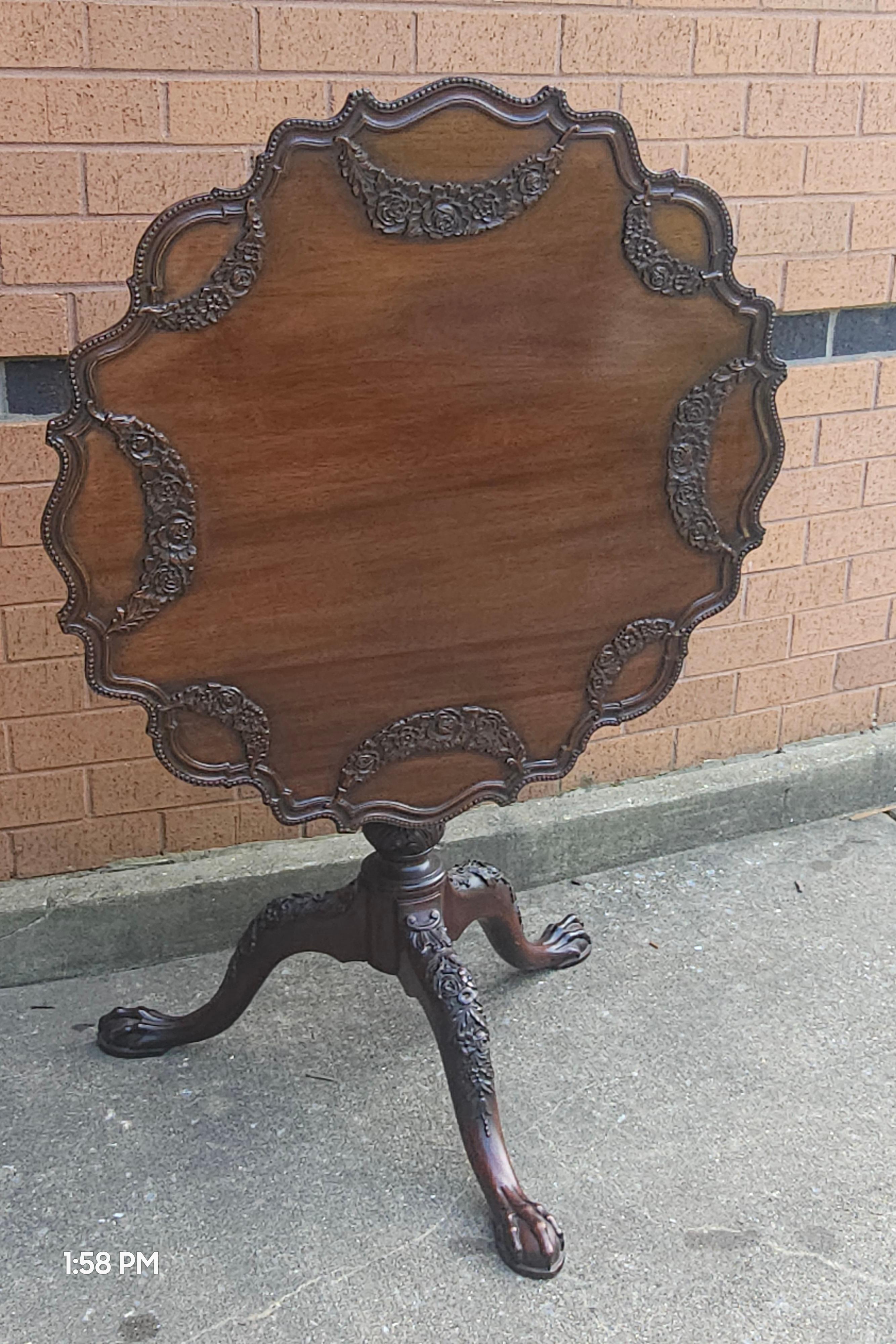 Potthast Bros Hancrafted Chippendale Style Carved Mahogany Tilt Top Tea Table In Good Condition For Sale In Germantown, MD