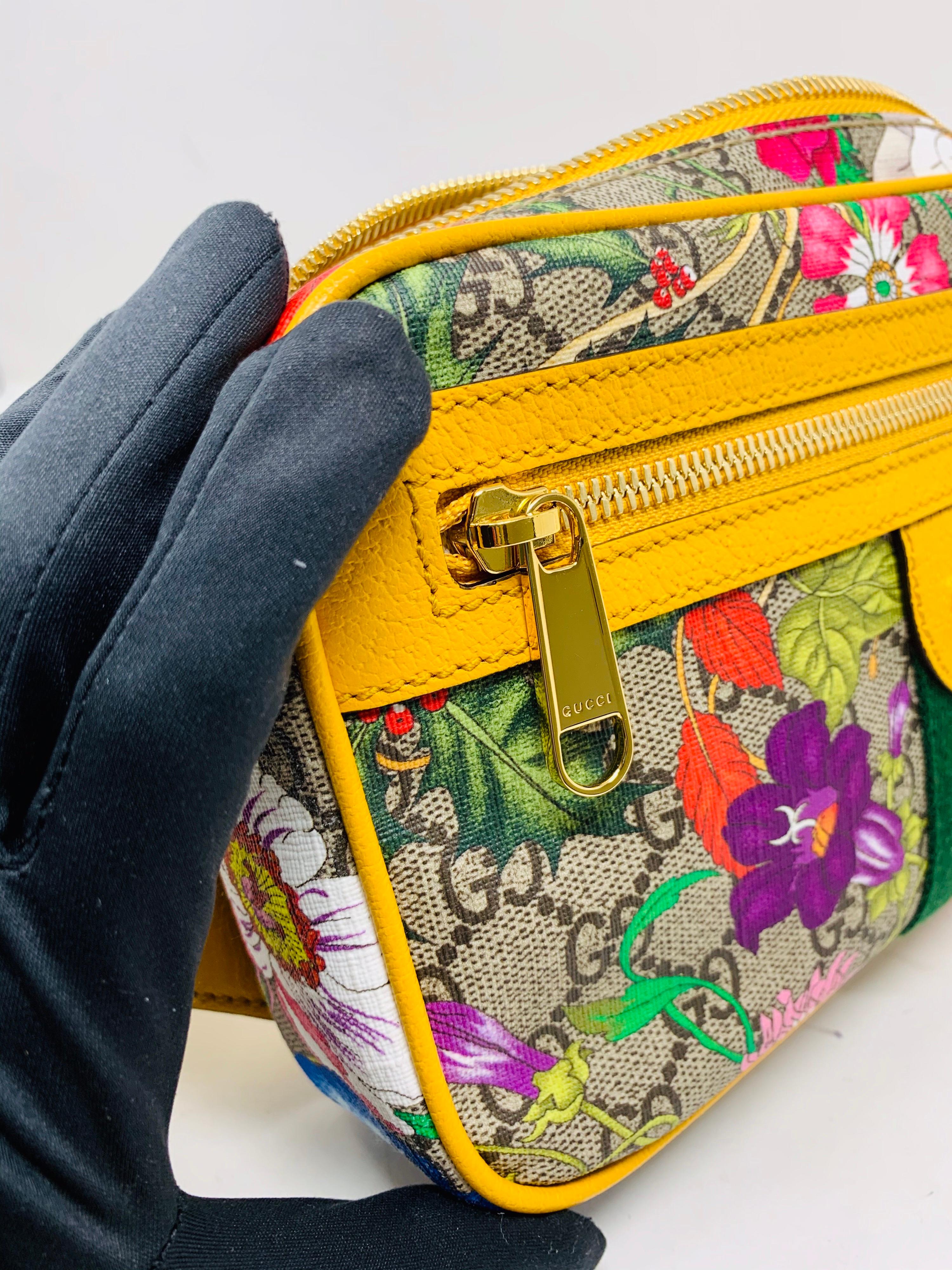Women's or Men's Pouch GUCCI flora brand new, 2019 For Sale