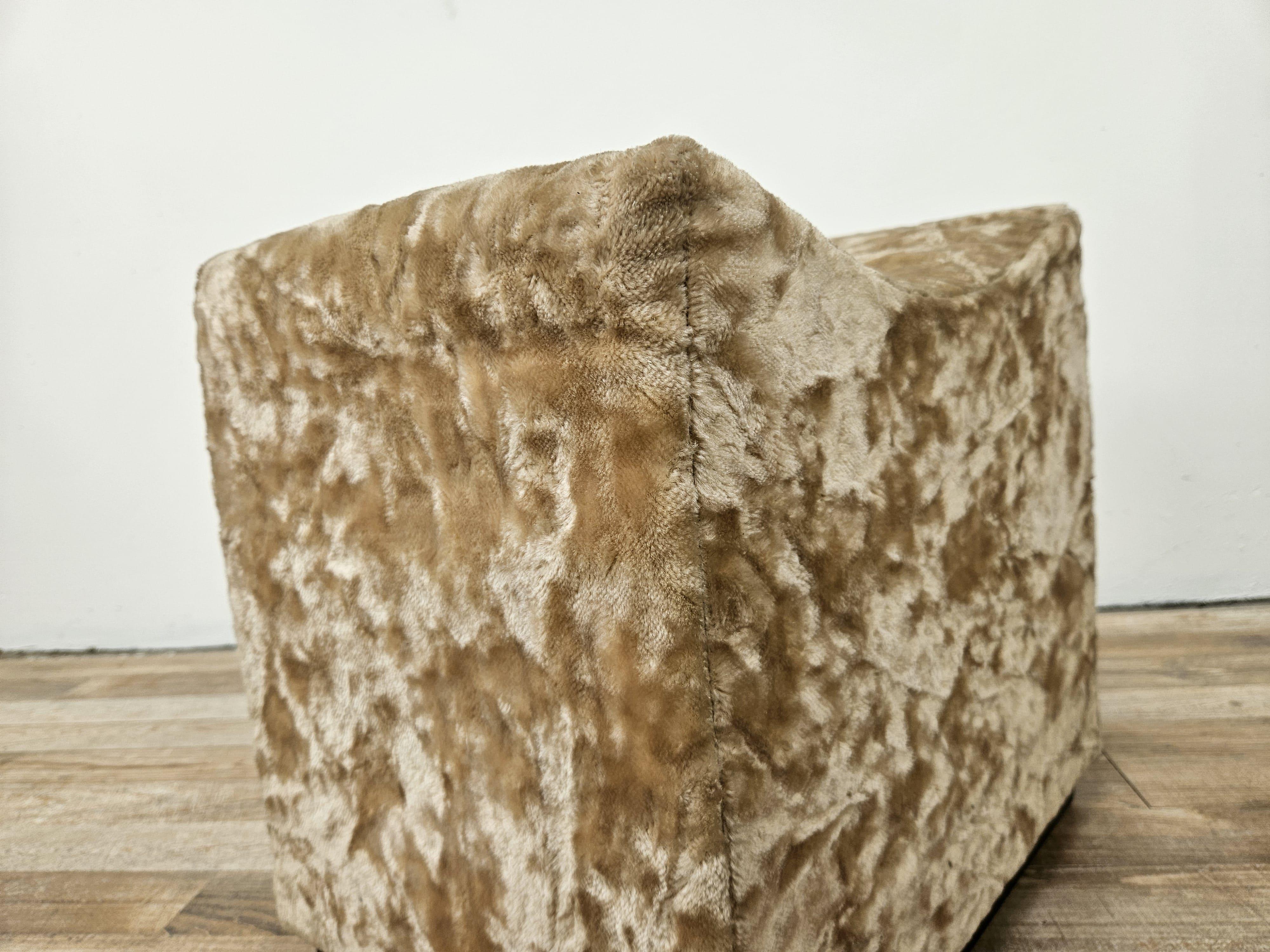 Tissu Pouf des années 1950 avec base en bois et housse en tissu doux en vente