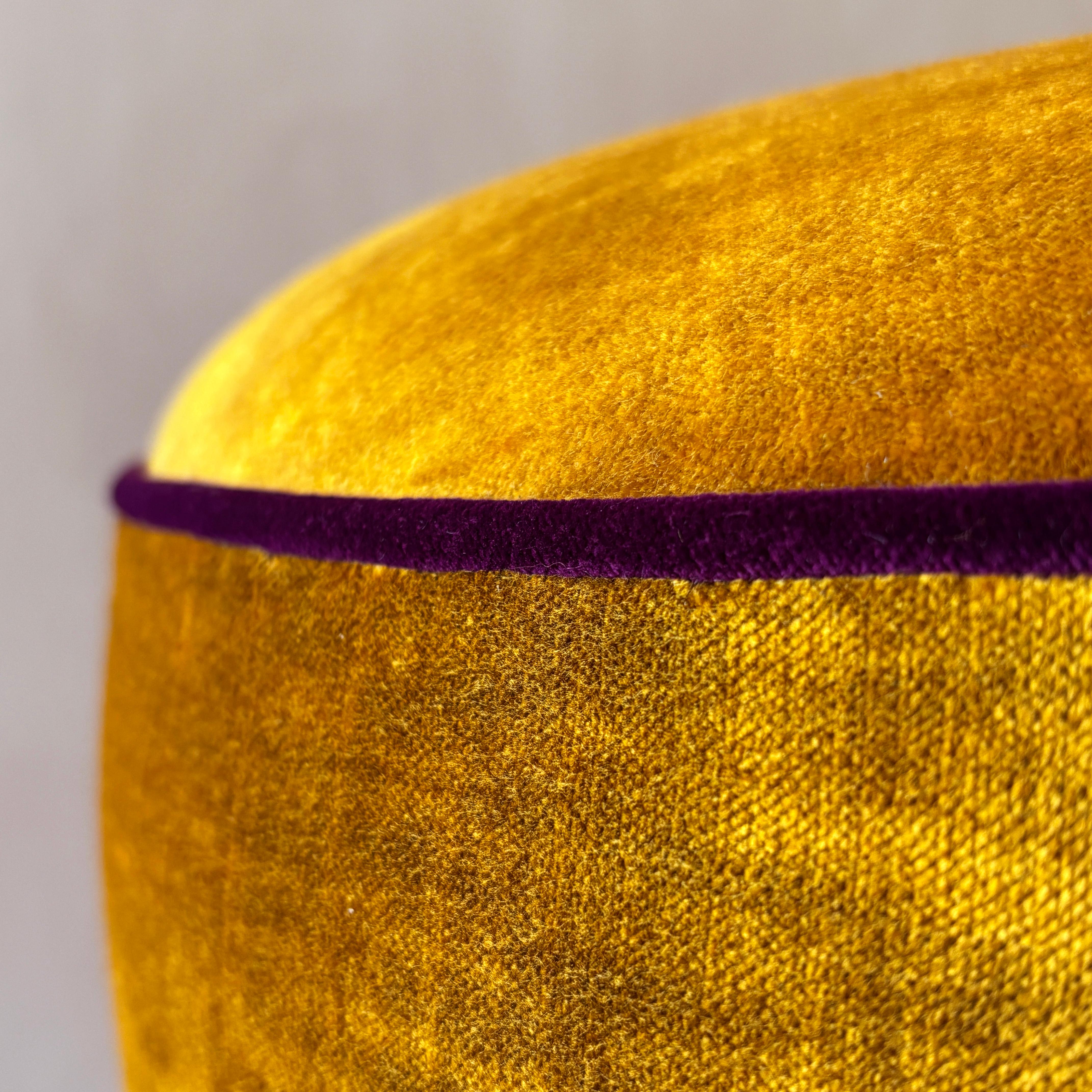 Italian Pouf en velours rose et or fabriqué à la main en vente