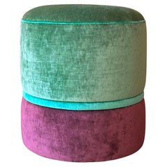 Pouf artigianale ricamato in velluto verde acqua e viola
