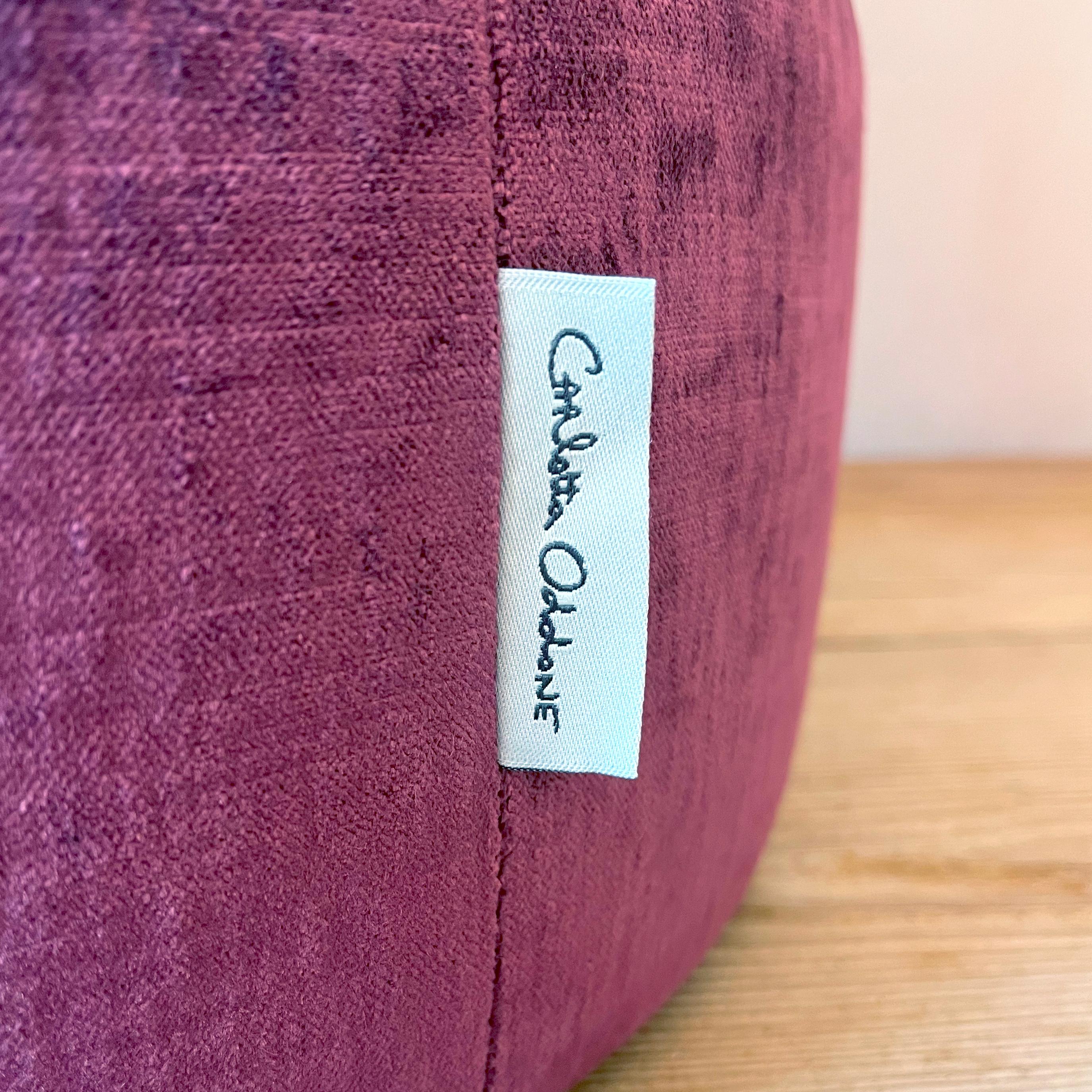 Contemporain Pouf artigianale ricamato in velluto verde e viola en vente