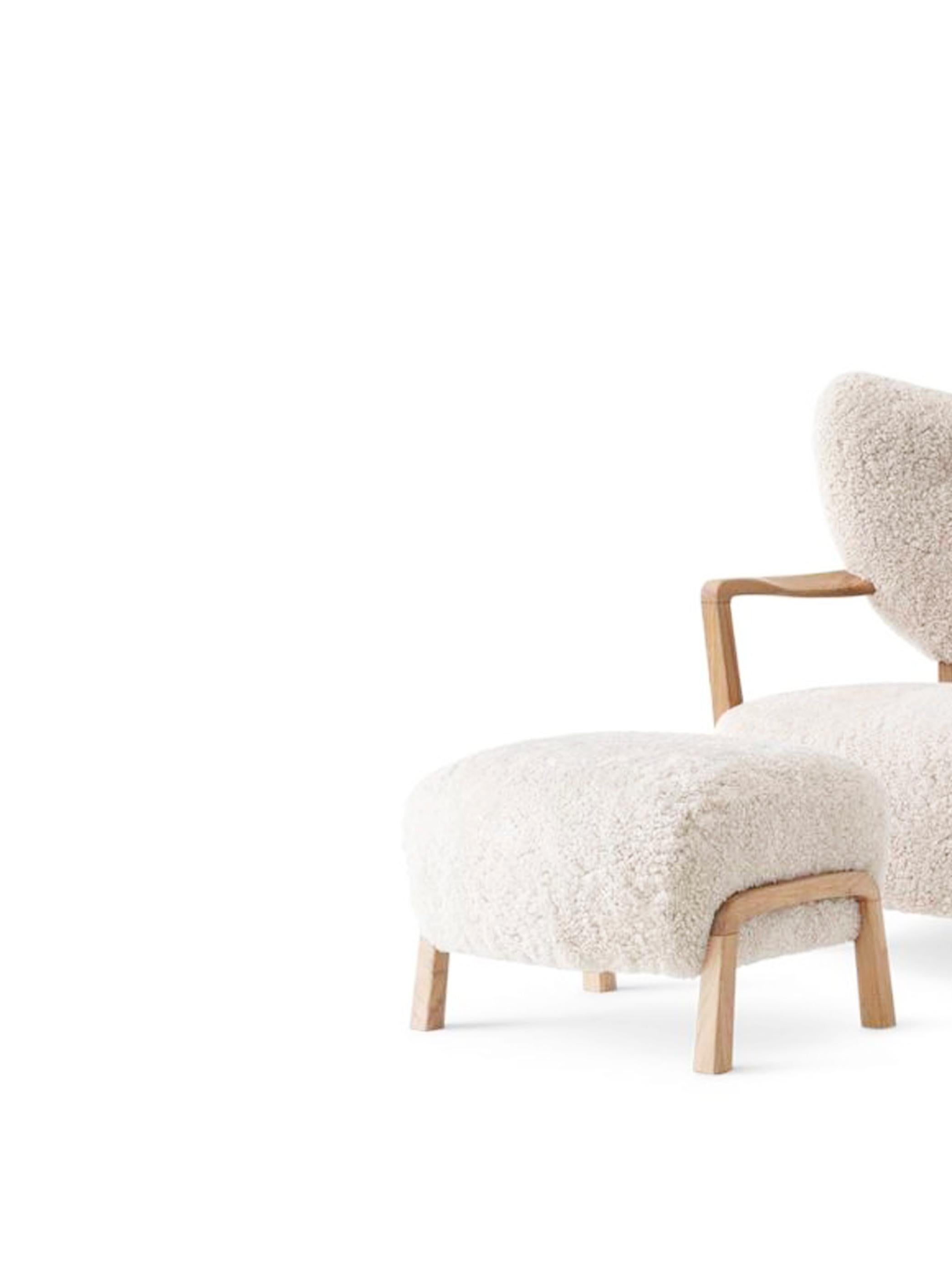 Pouf ATD3 aus Schafsleder, Mondlicht und Eiche für &Tradition (Litauisch) im Angebot
