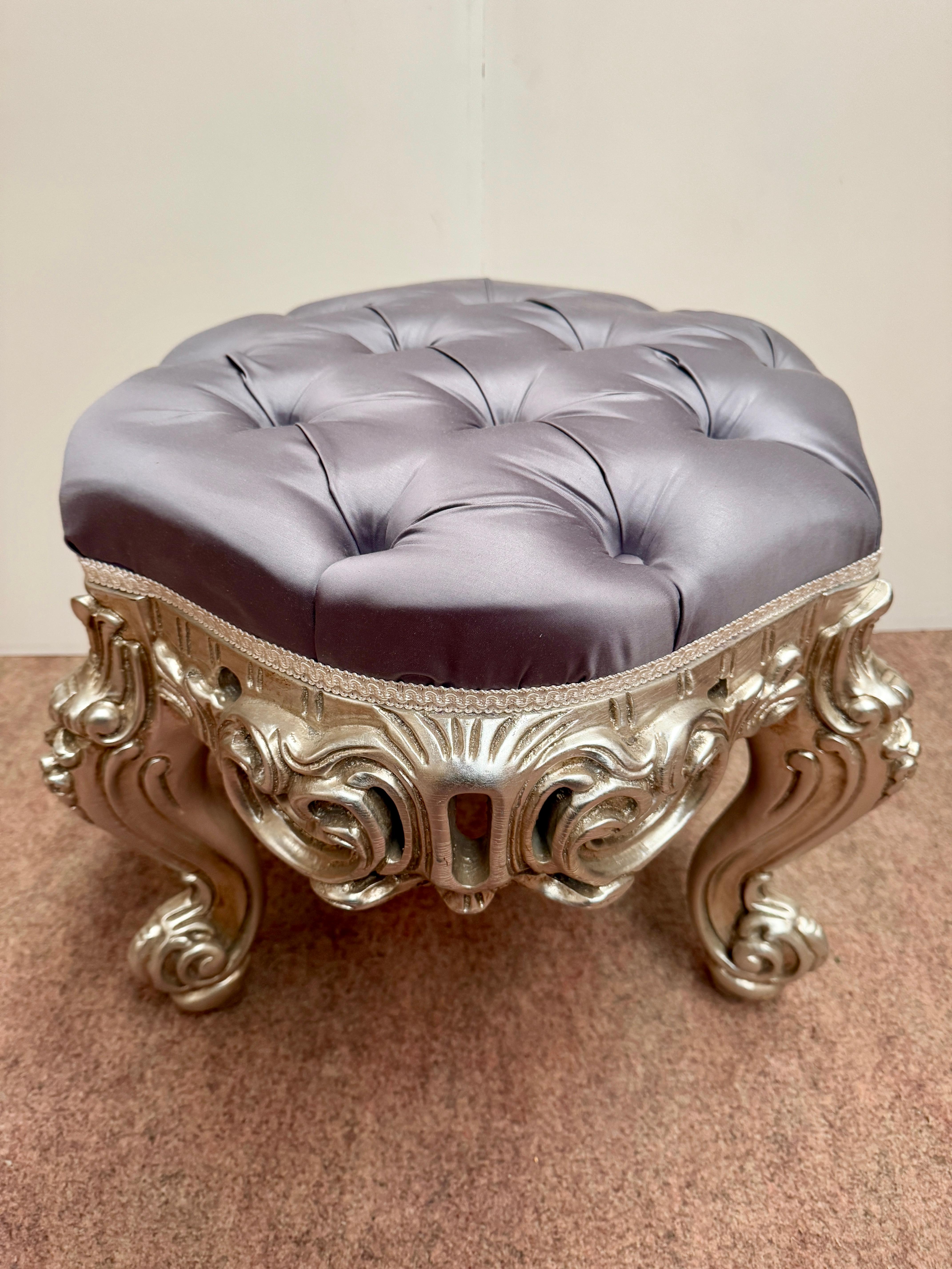 20th Century Italian 20th century silver-plated carved wood luxury pouf For Sale