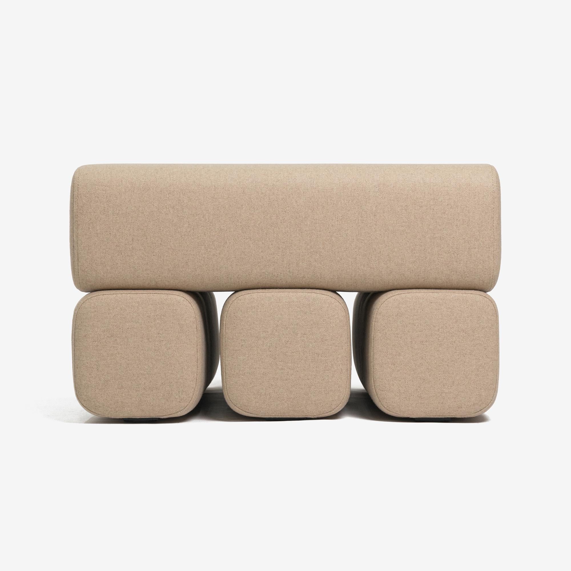 Pouf Ottoman Drova : un mélange parfait de design et de fonctionnalité

Voici le pouf Ottoman Drova, un complément polyvalent et élégant pour tout espace de vie. Fabriqué à la main avec précision en Ukraine, ce pouf ottoman cube moderne allie un