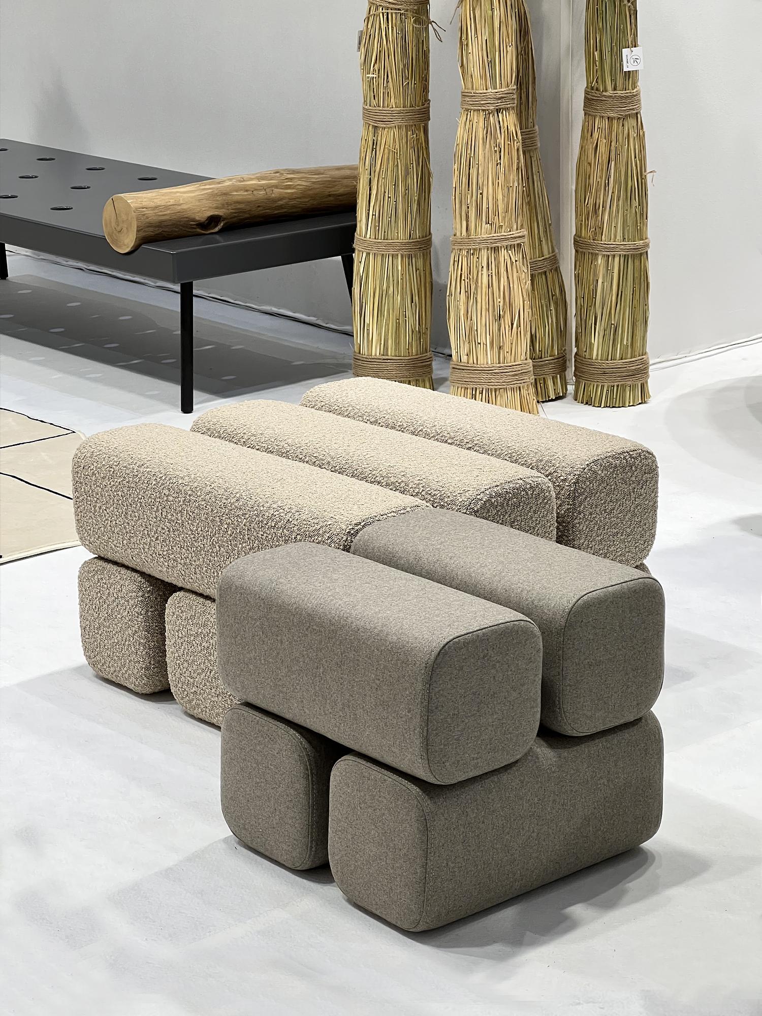 Moderne Pouf ottoman Drova 6 en tissu bouclé de laine en vente