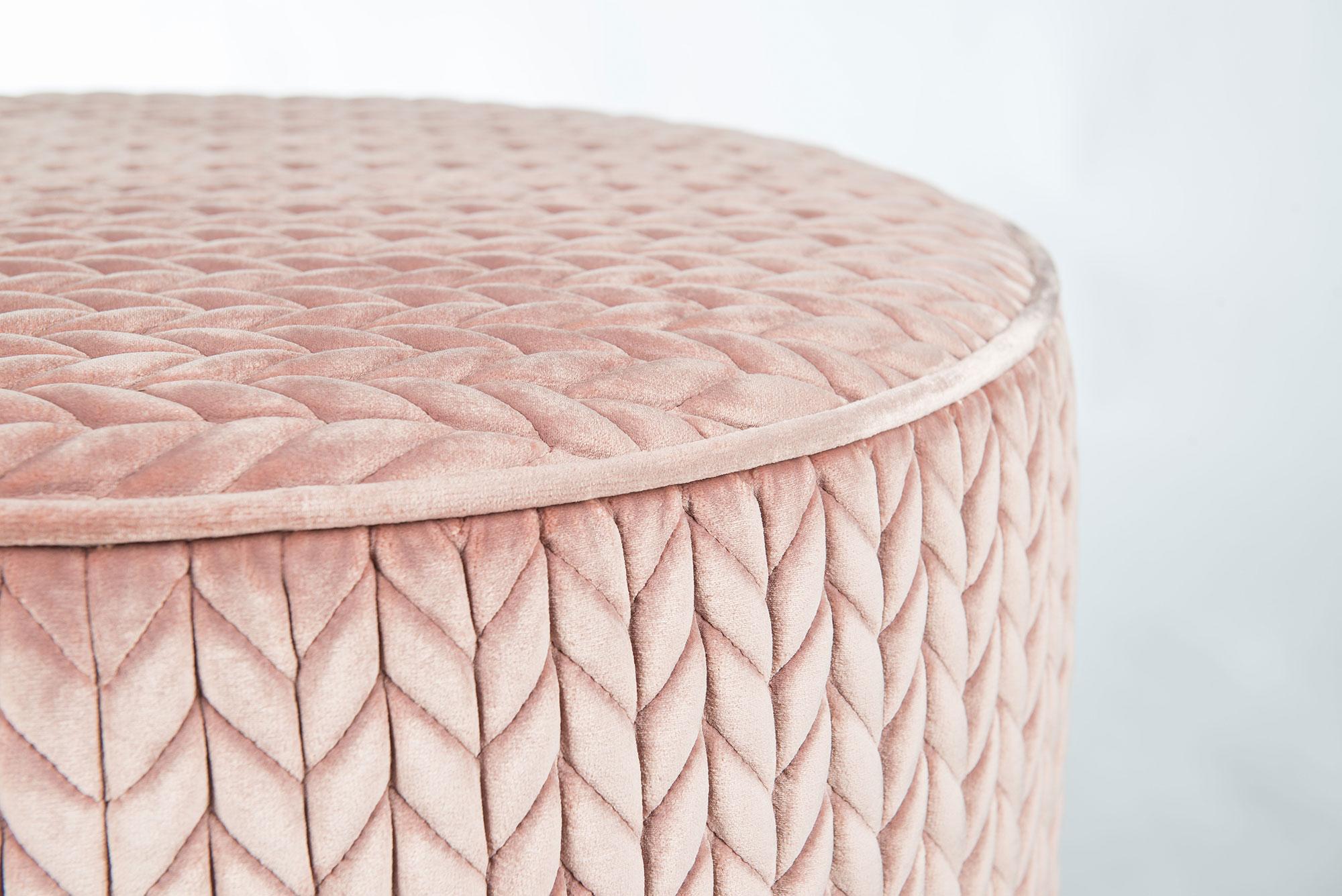 Modern Pouf Kidman, Pink Fabric, Made in Italy For Sale
