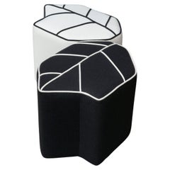 Siège Pouf Leaf conçu par nico, tapissé de tissu de laine Kvadrat