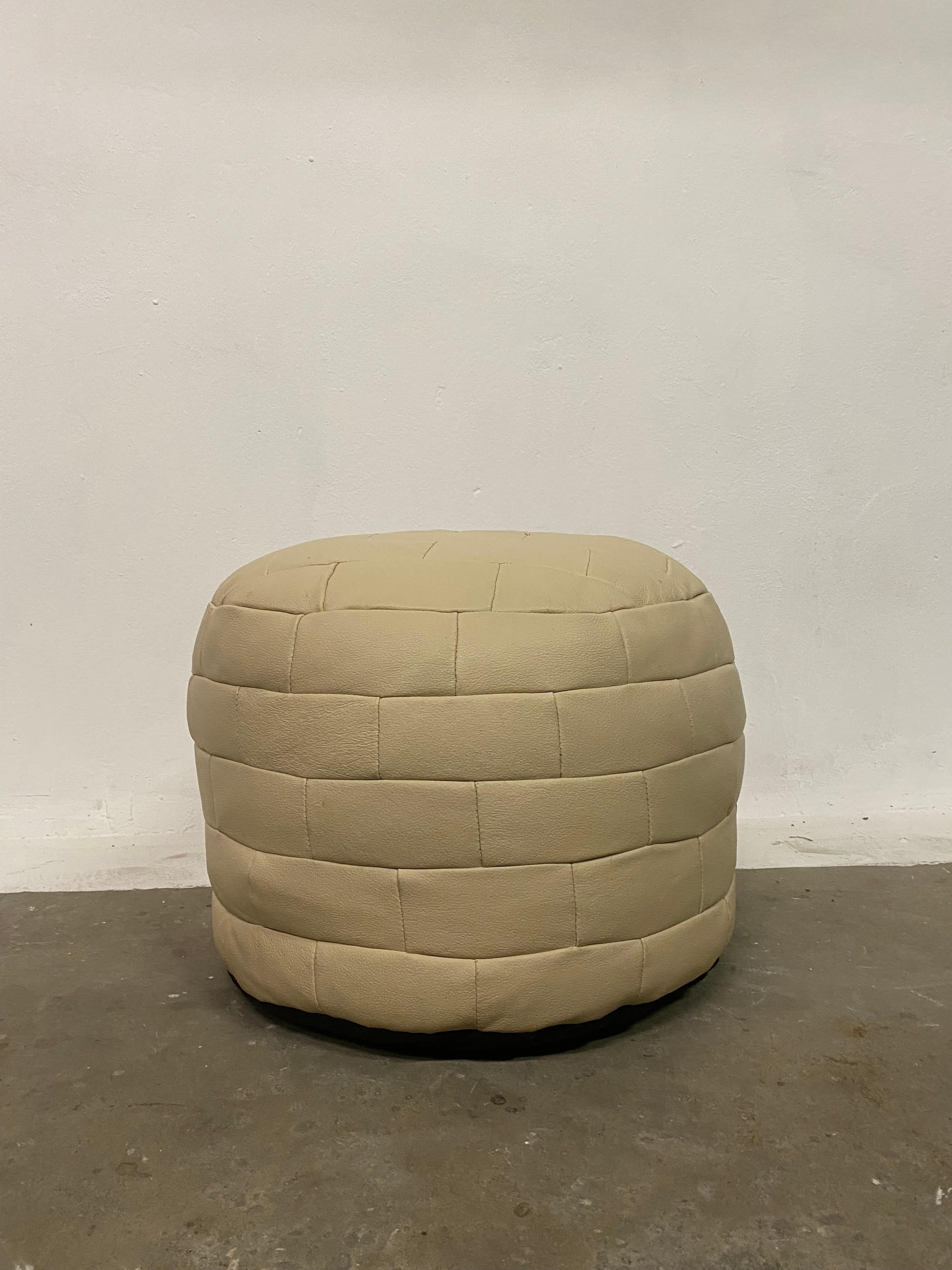 A soft and very comfortable Pouf made of leather patchwork by De Sede in Creme-Beige  up to off-white color, 1970s.

 