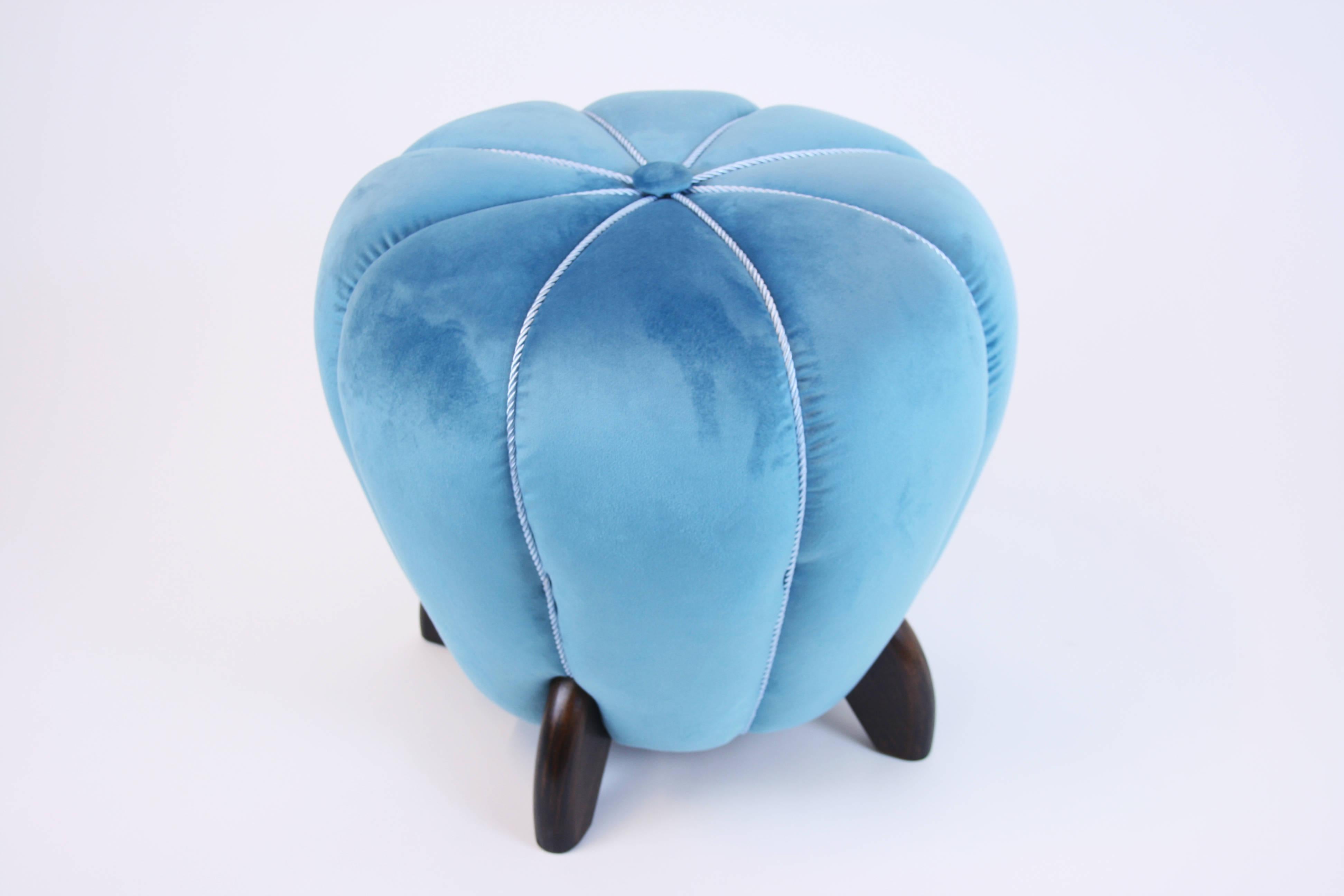 Pouf or ottoman Art Deco period blue velvet by Jindrich Halabala Czechoslovakia 1930s. A very unique and eccentric little treasure in new refurbished condition. According to its strong and impressive structural design a suitable and tasteful colour