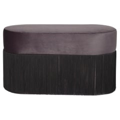 Pouf Pill L Pouf sculptural contemporain avec velours et franges par Houtique
