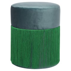 Pouf Pill S Pouf scultoreo contemporaneo con velluto e frange di Houtique