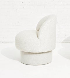 Pouf Swivel Chair in White Boucle