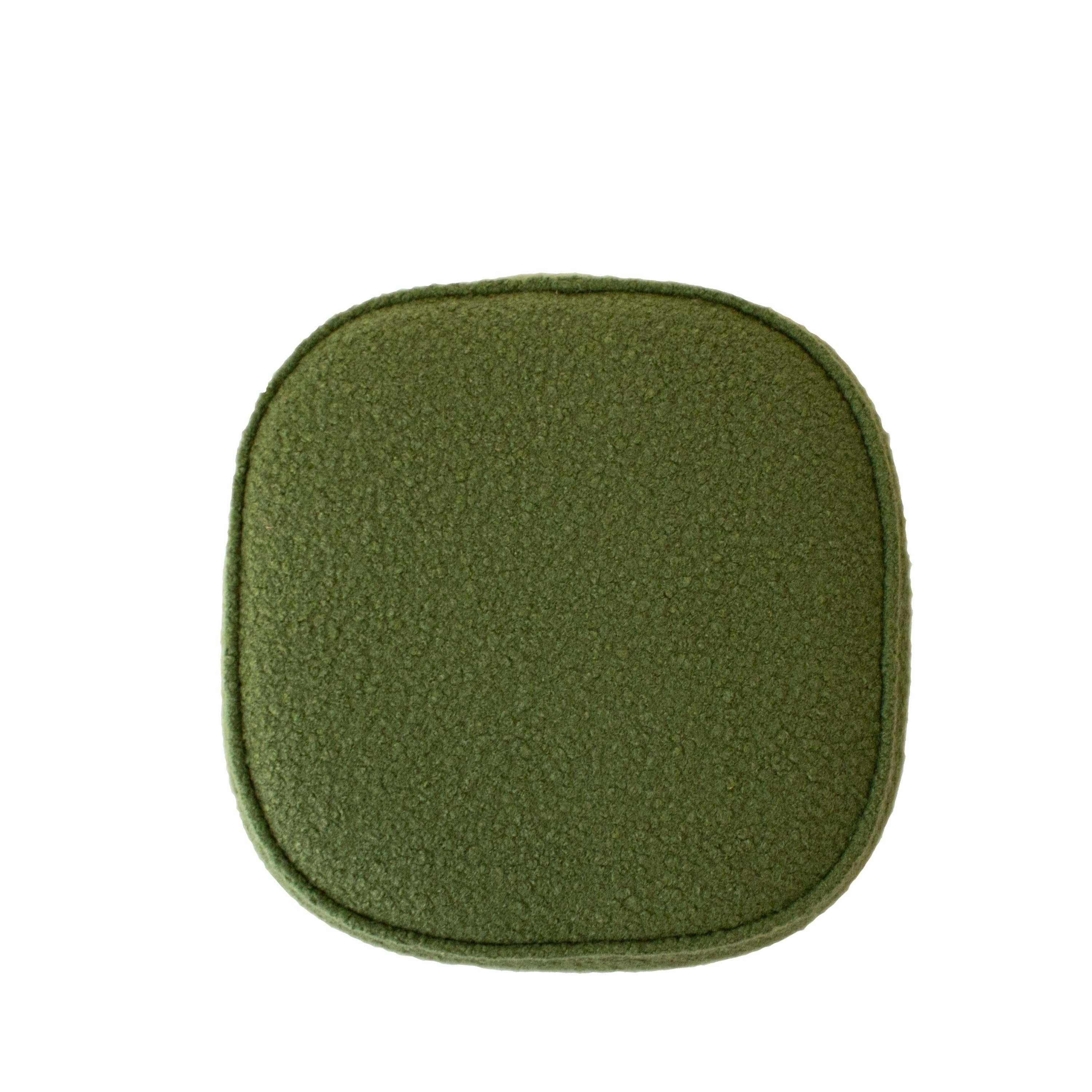 Moderne Tabouret Repose-pieds Pouf tapissé en bouclé vert olive Espagne, 2025 en vente