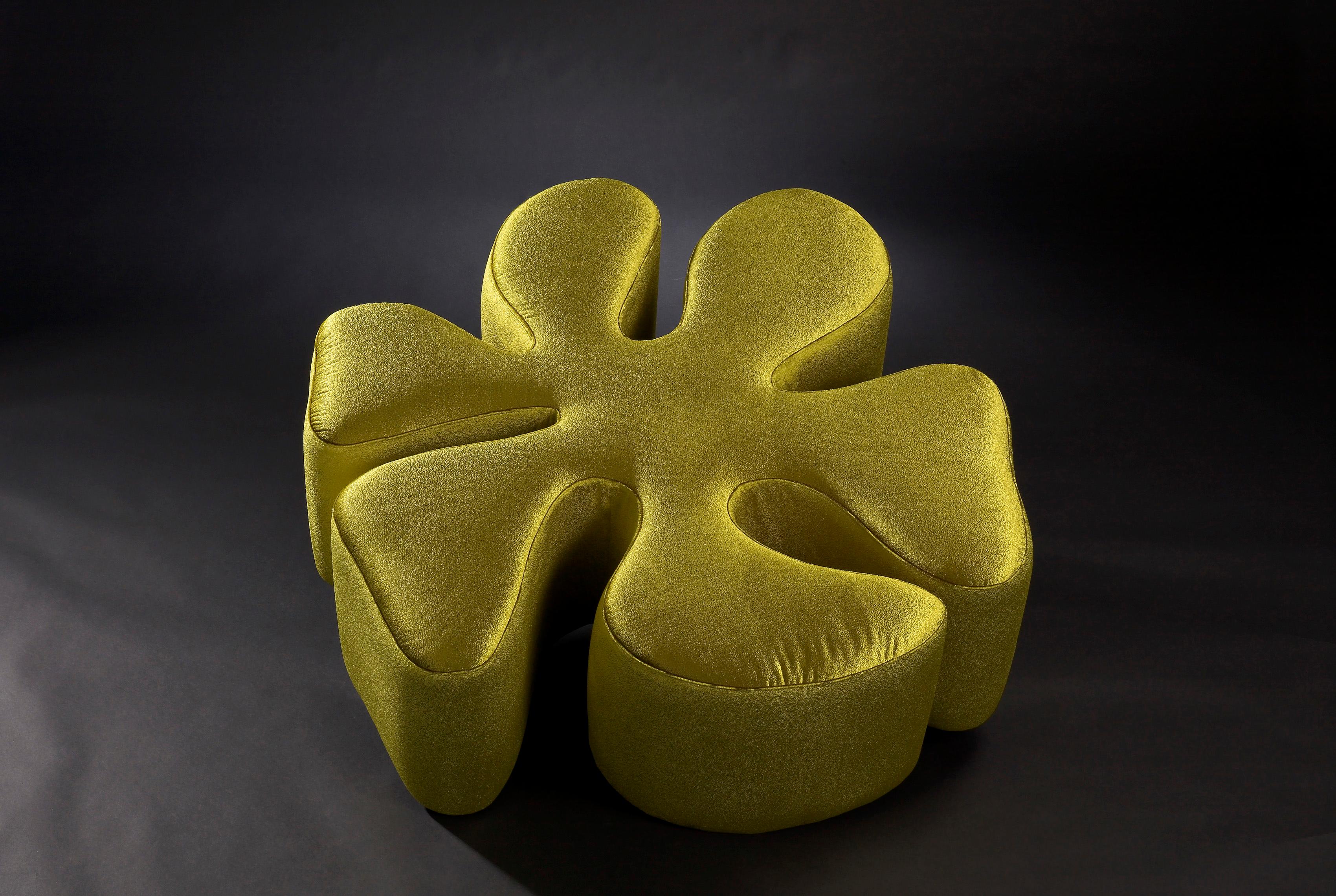 Hand-Crafted Pouf VG Margaret, Upholstery, Velvet, Italy For Sale