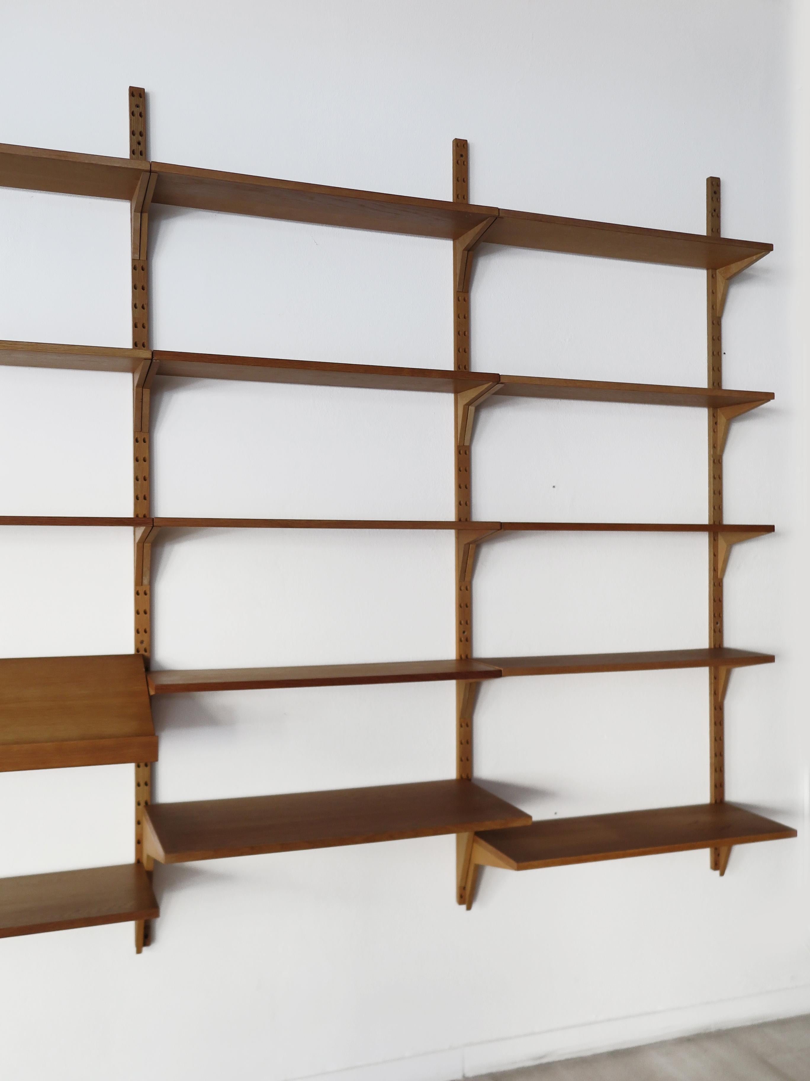 Poul Cadovious escandinavo de mediados de siglo Oak Royal System, Dinamarca Años 60 en Bueno estado para la venta en Reggio Emilia, IT