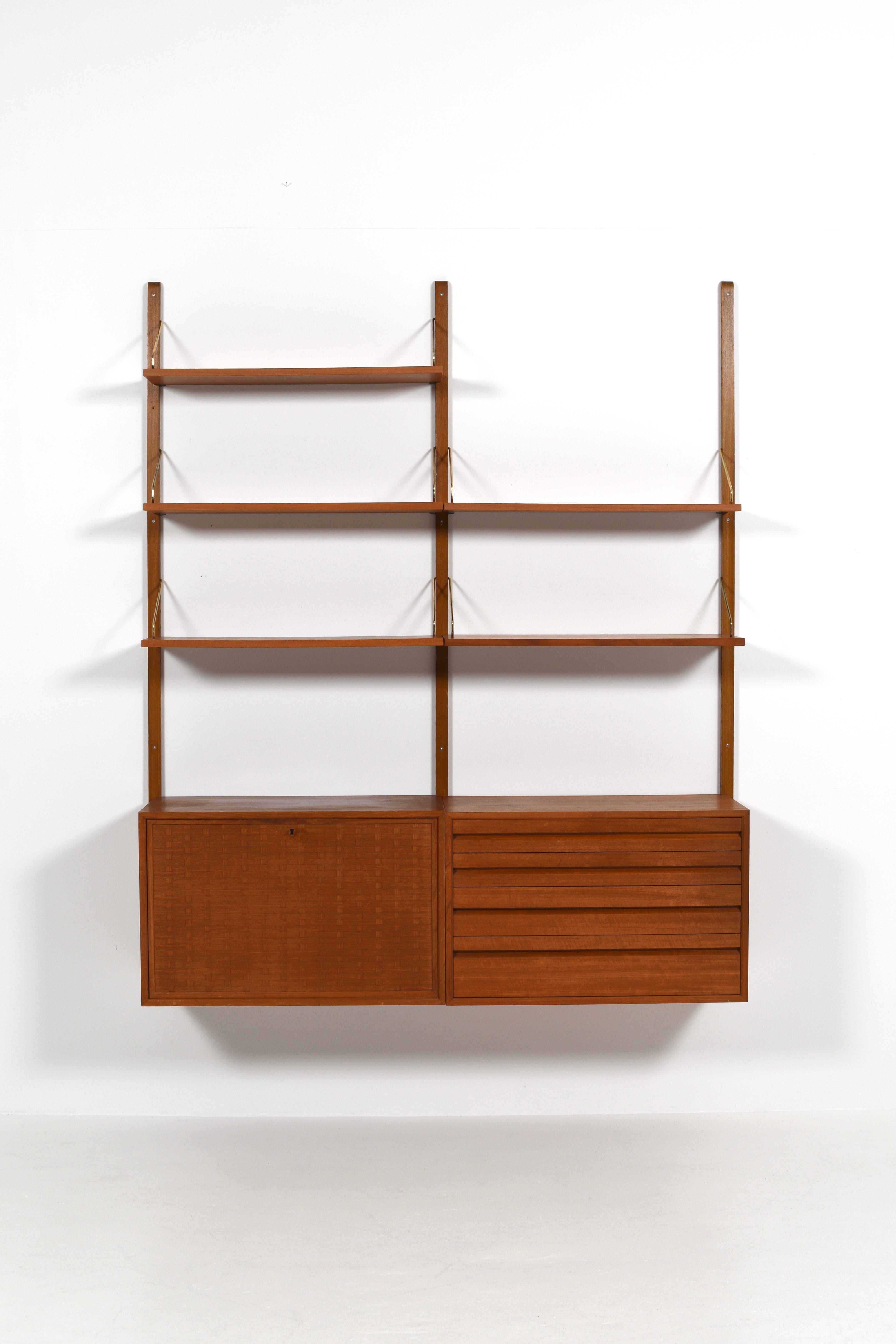 Mid-Century Modern Poul Cadovius, Teak Royal System, Scandinavian Midcentury, Denmark 1960s For Sale