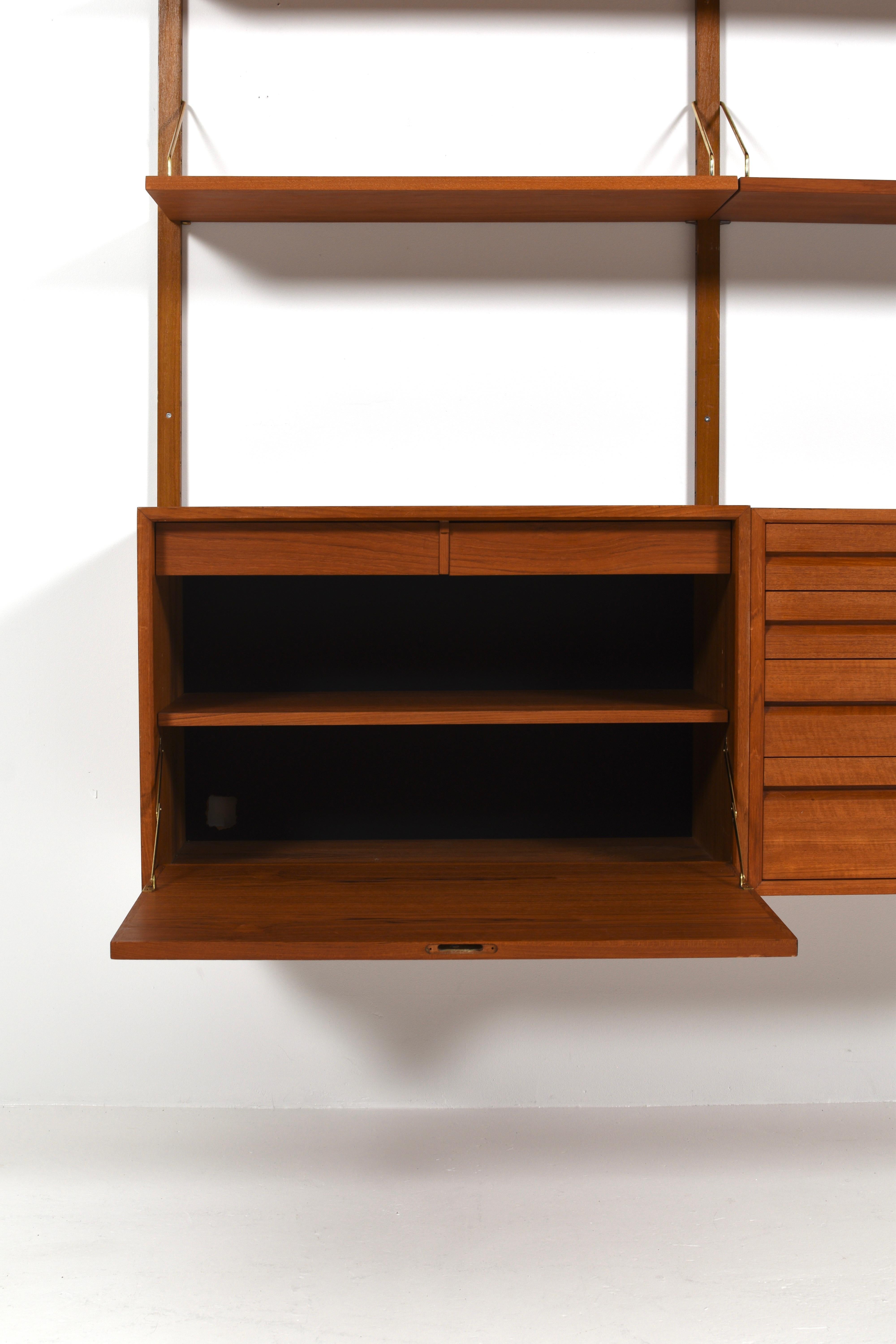 Poul Cadovius, Teak Royal System, Scandinavian Midcentury, Denmark 1960s For Sale 1