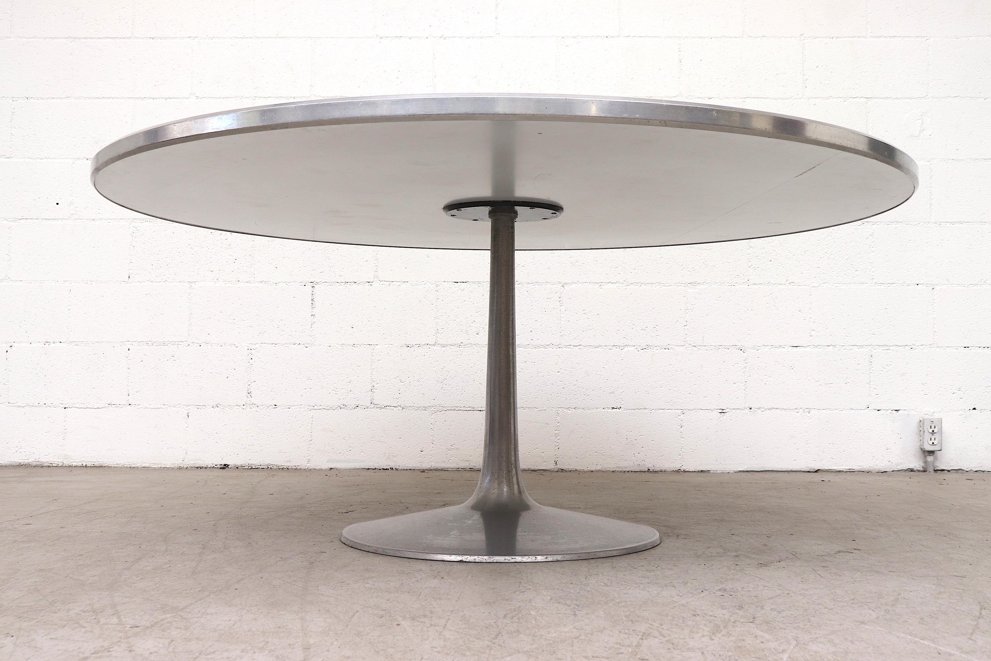 extra large round dining tables