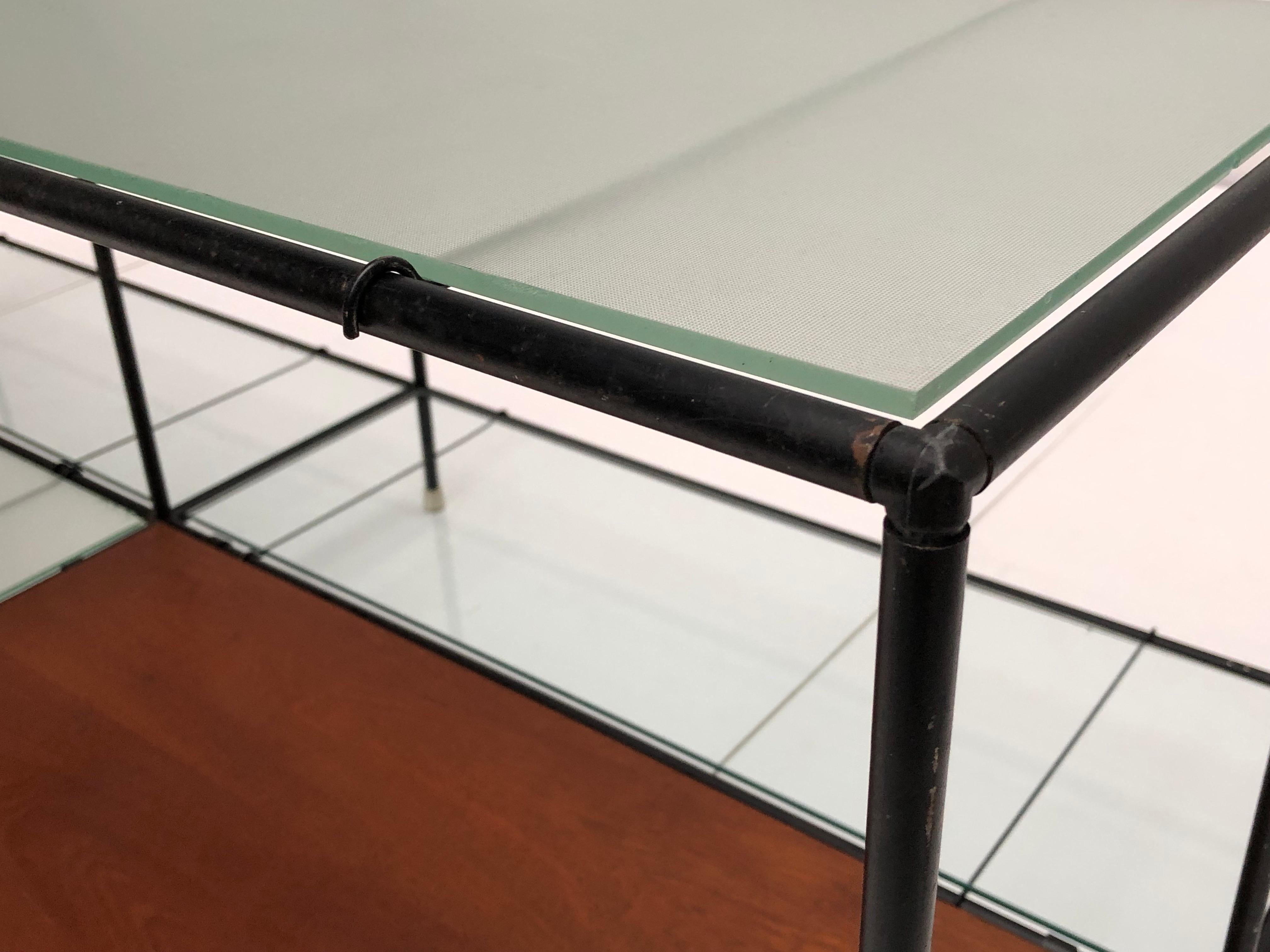 Expositor modular de metal, teca y cristal 