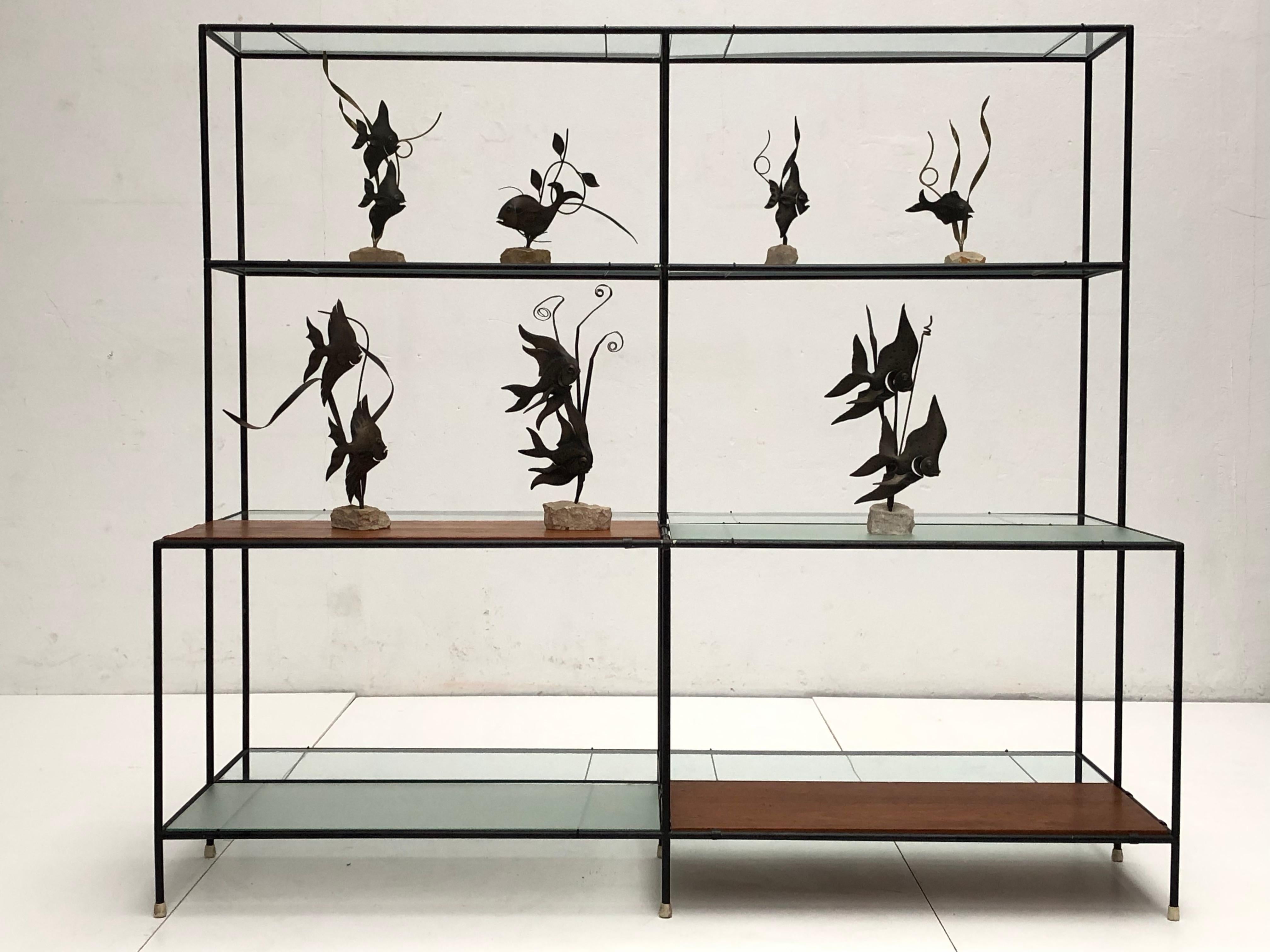 Modulare Ausstellungseinheit „Abstracta“ aus Metall, Teakholz und Glas von Poul Cadovius, Dänemark 1960 (Dänisch) im Angebot