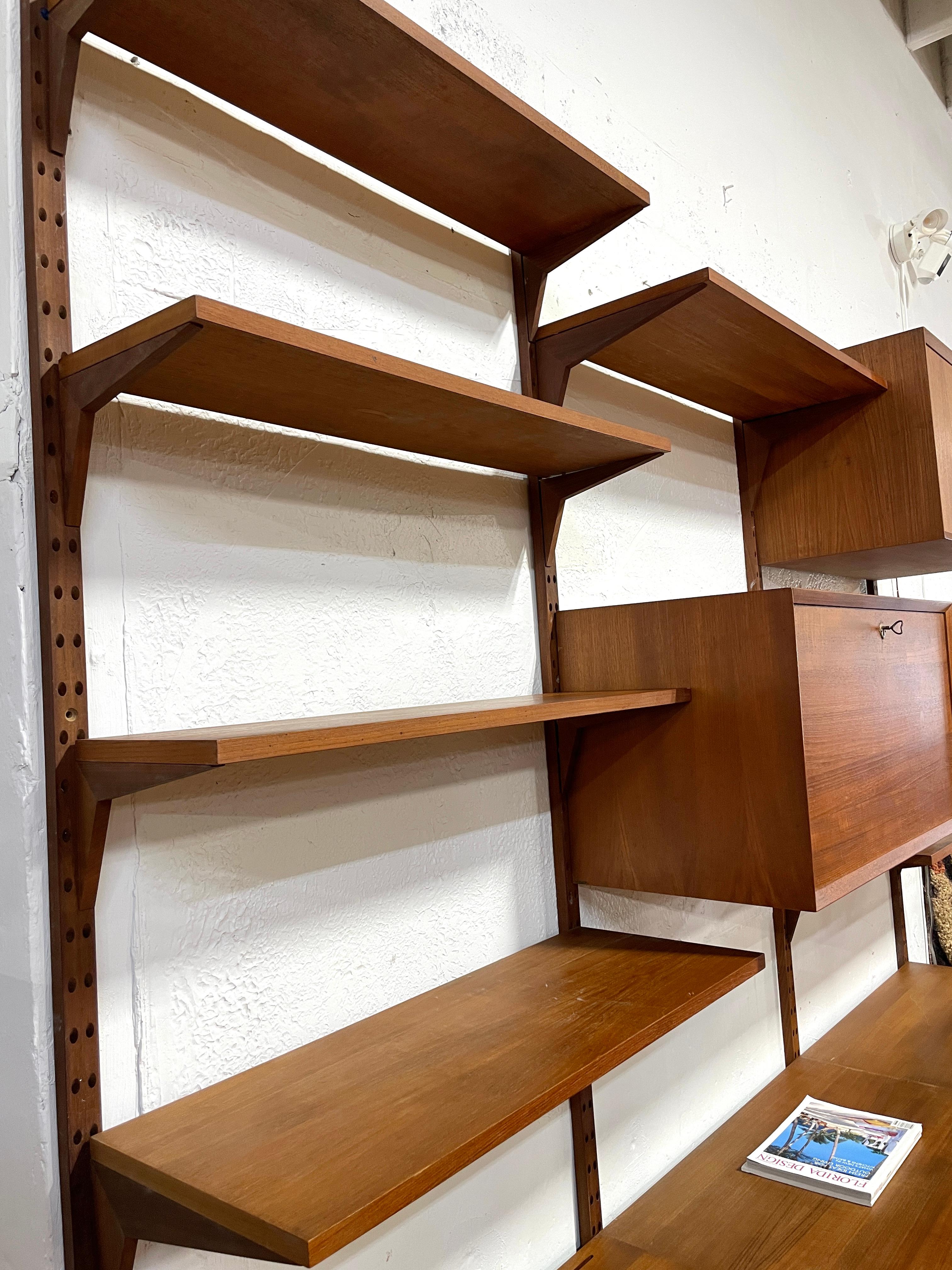 Poul Cadovius Cado Danish Modern Shelf System Wall Unit Bon état - En vente à Fort Lauderdale, FL
