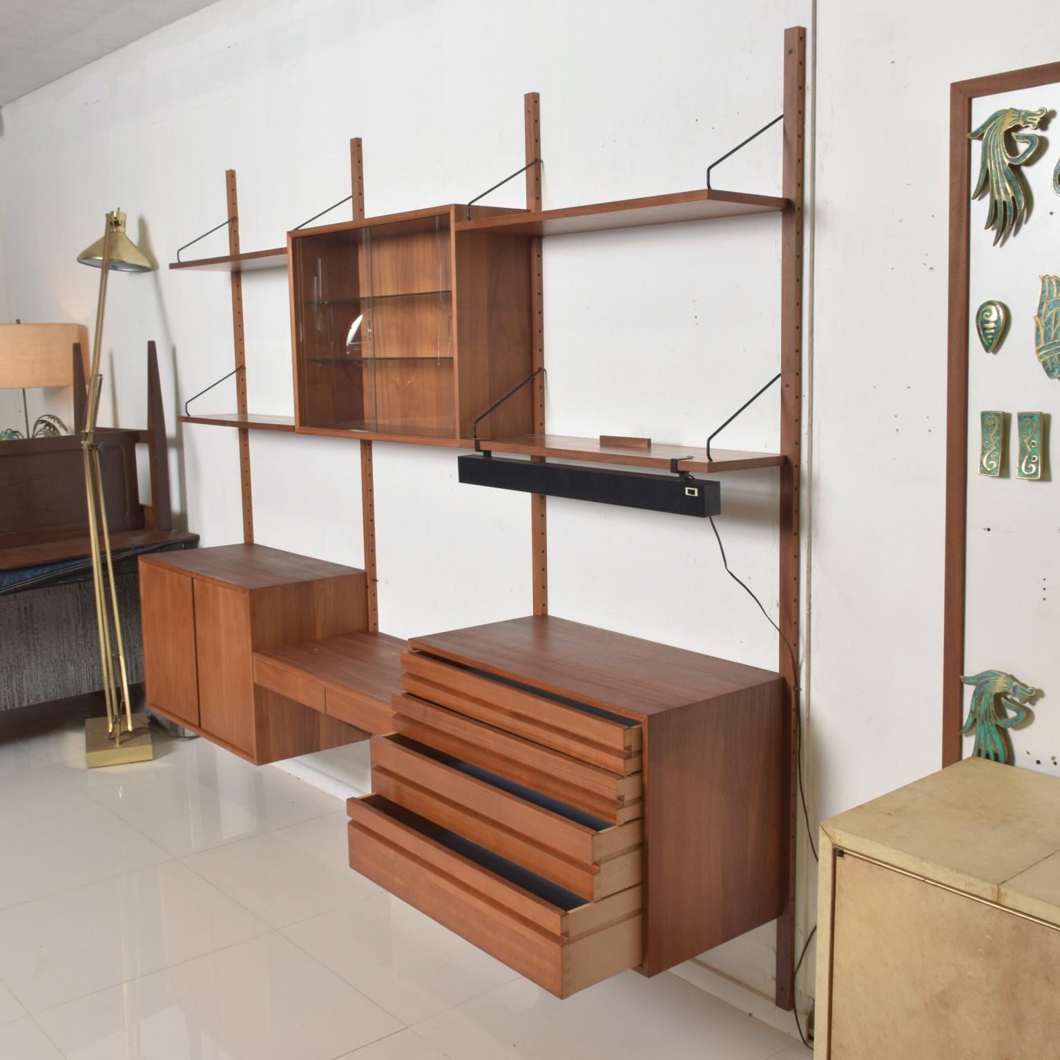 Poul Cadovius, Cado, Royal System Wall Unit in Teak Midcentury Danish Modern 2