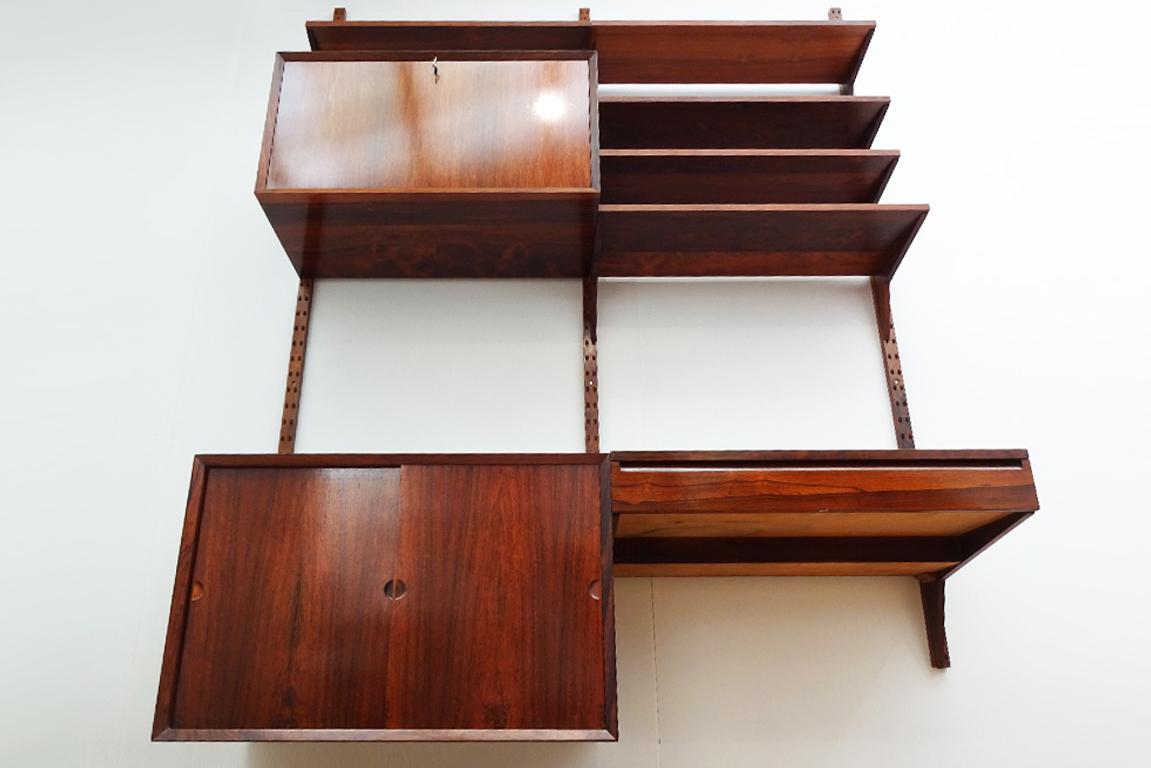 Poul Cadovius Danish Midcentury Floating Royal System Wall Unit and Shelving In Good Condition In Highclere, Newbury