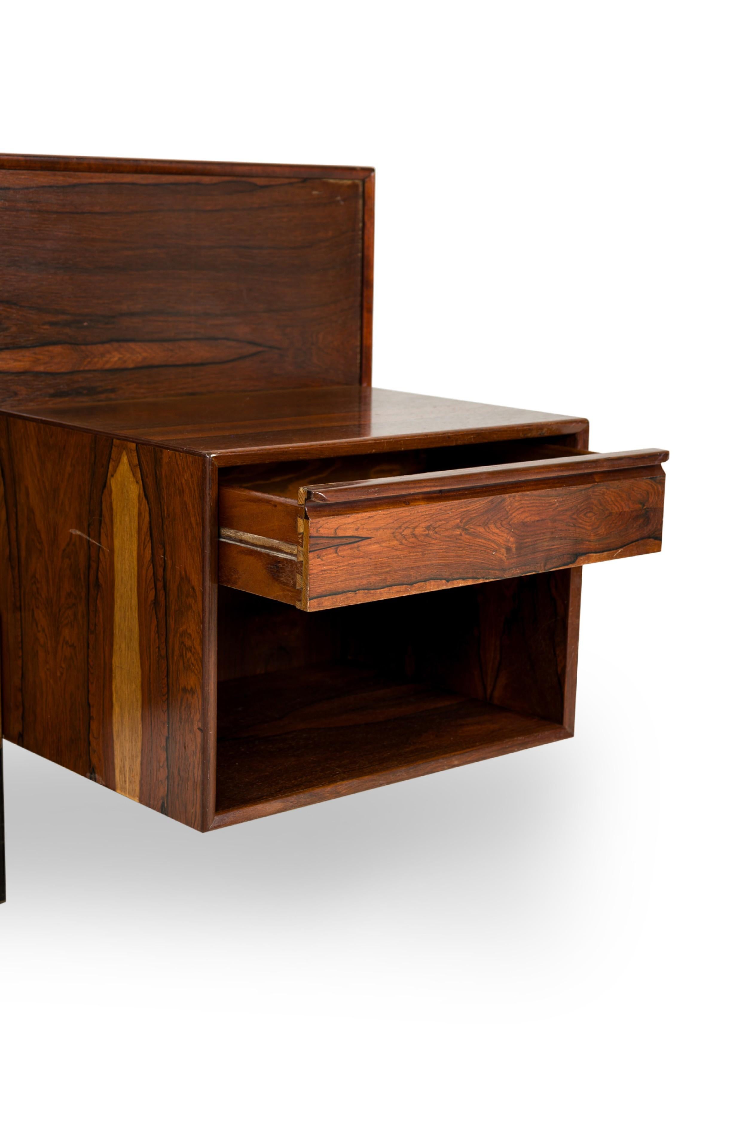 Fait main Tête de lit danoise Poul Cadovius avec tables d'appoint assorties en vente