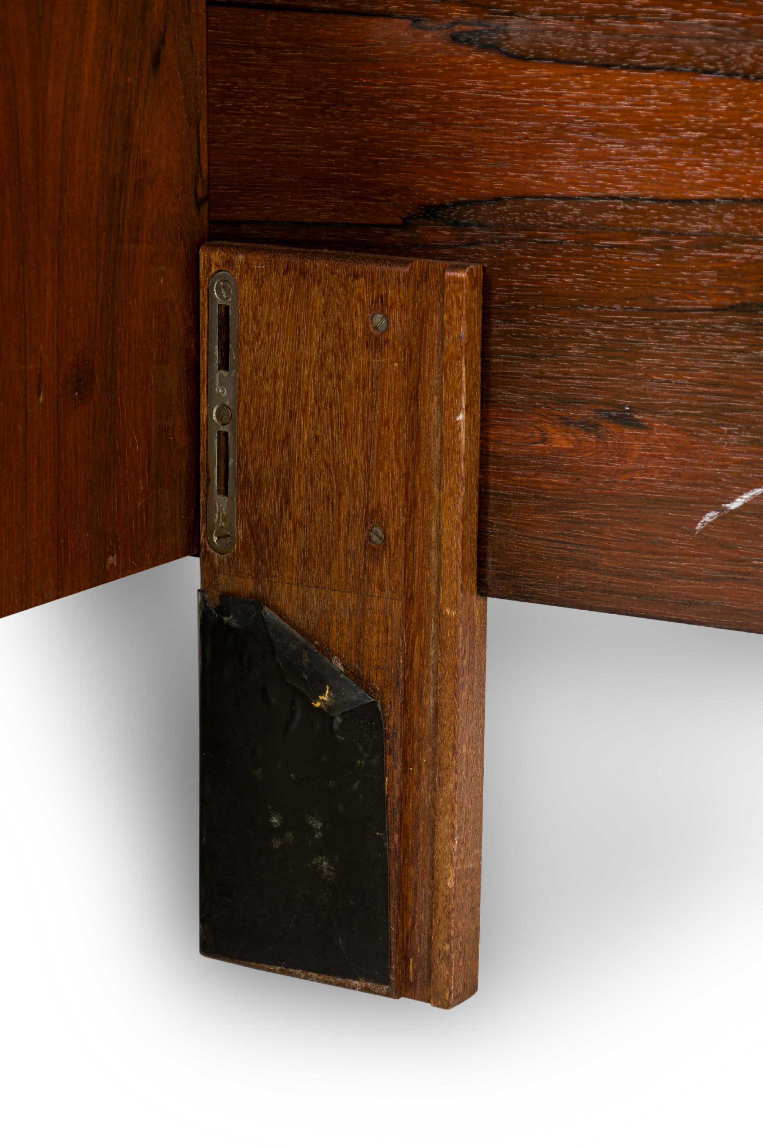 Tête de lit danoise Poul Cadovius avec tables d'appoint assorties en vente 1