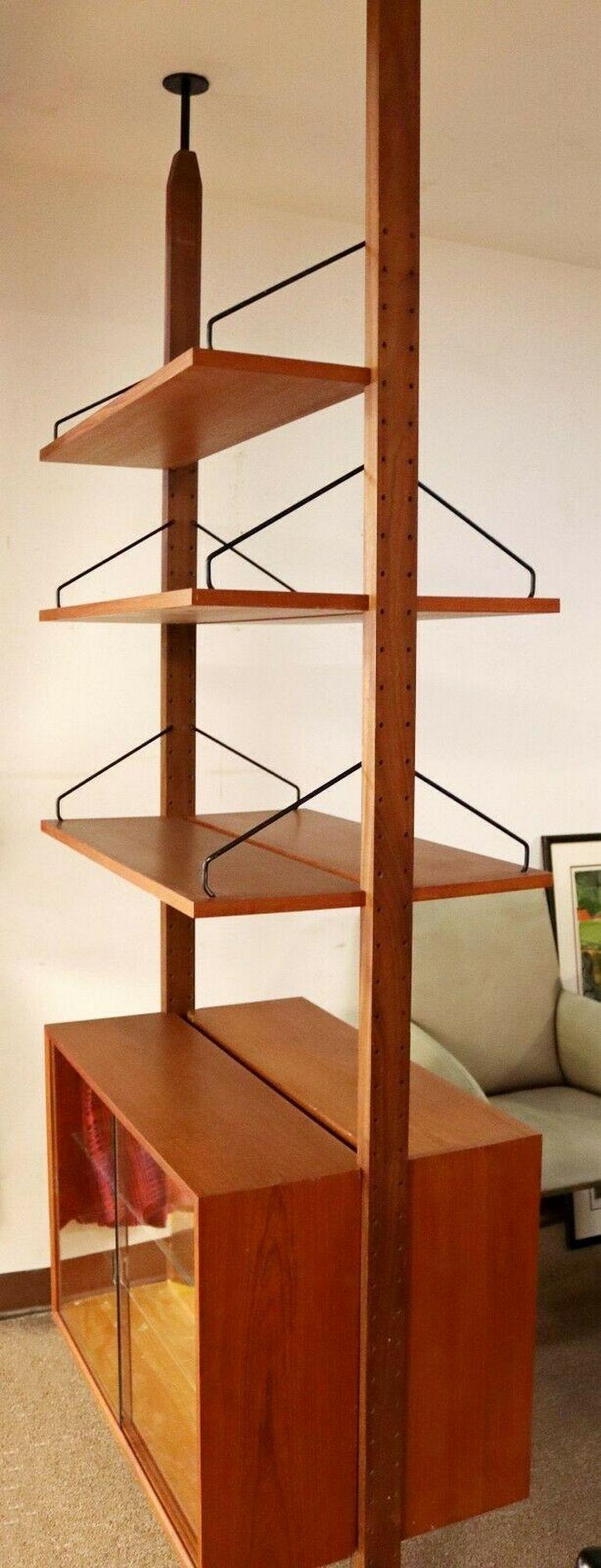 Poul Cadovius Floating Cabinet Wall Shelving Unit Bookshelf Bookcase In Good Condition In Keego Harbor, MI