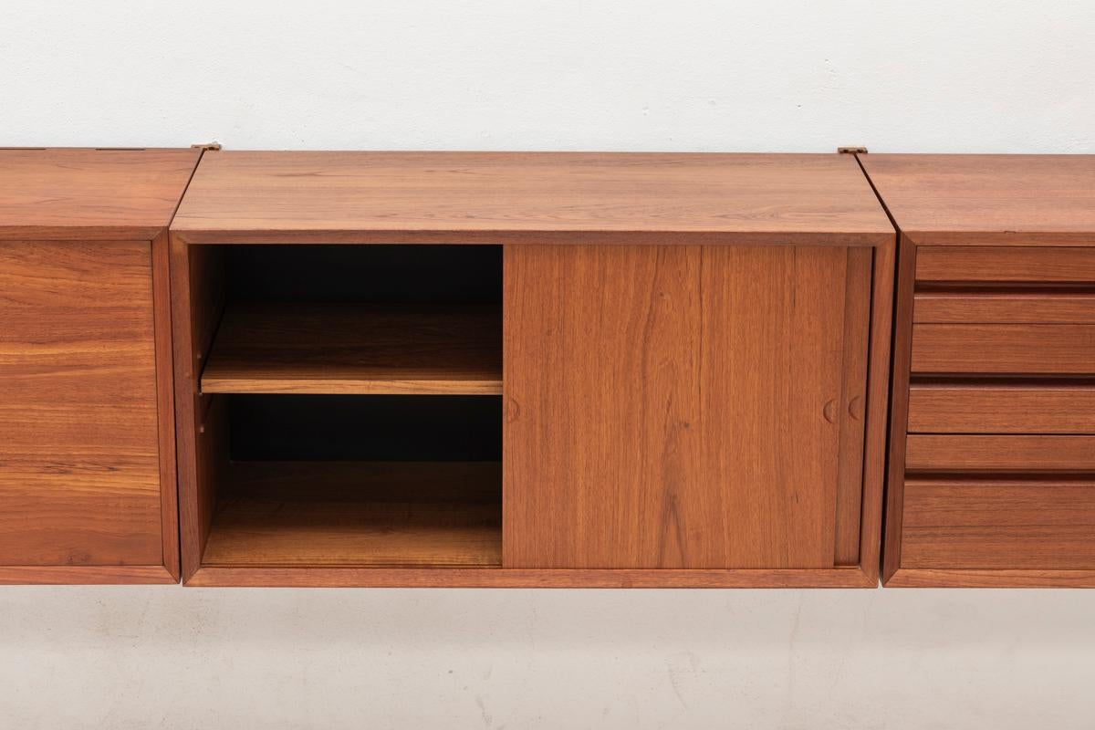 Poul Cadovius Floating Sideboard in Teak, Denmark, 1960s In Good Condition For Sale In Antwerpen, BE