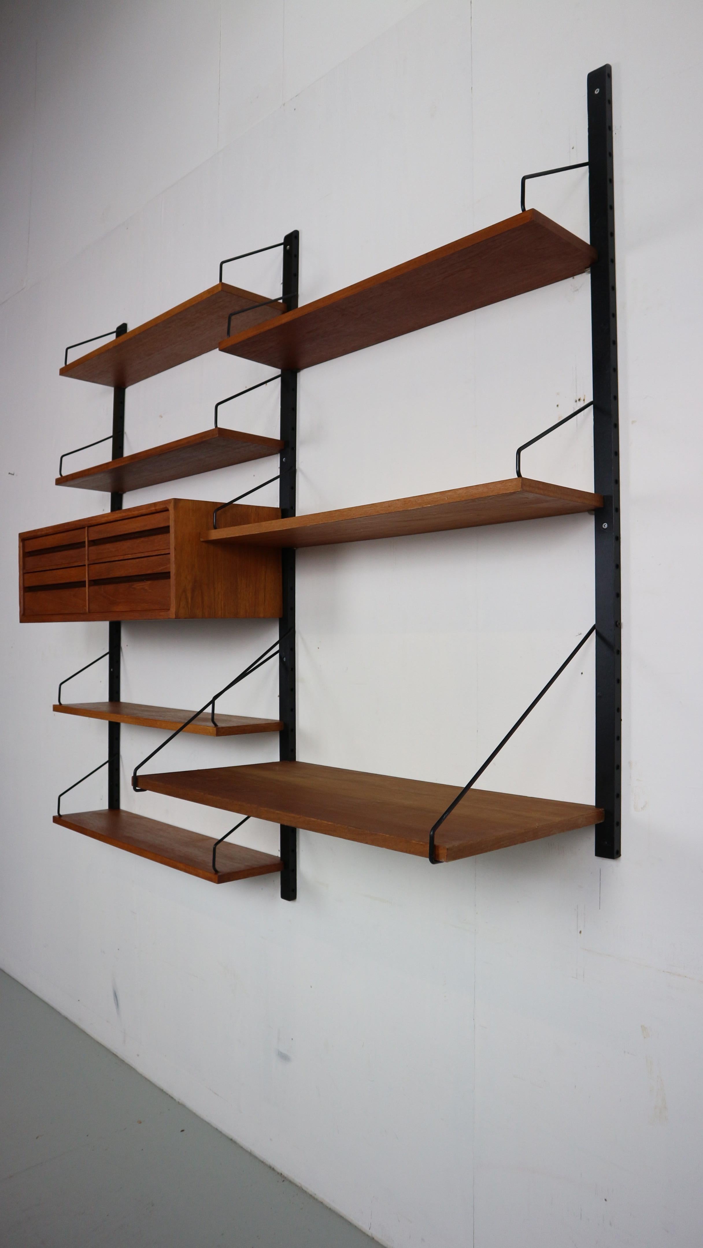 Poul Cadovius for Cado Danish Modern Teak Wall Unit Shelving, 1960 In Good Condition In The Hague, NL