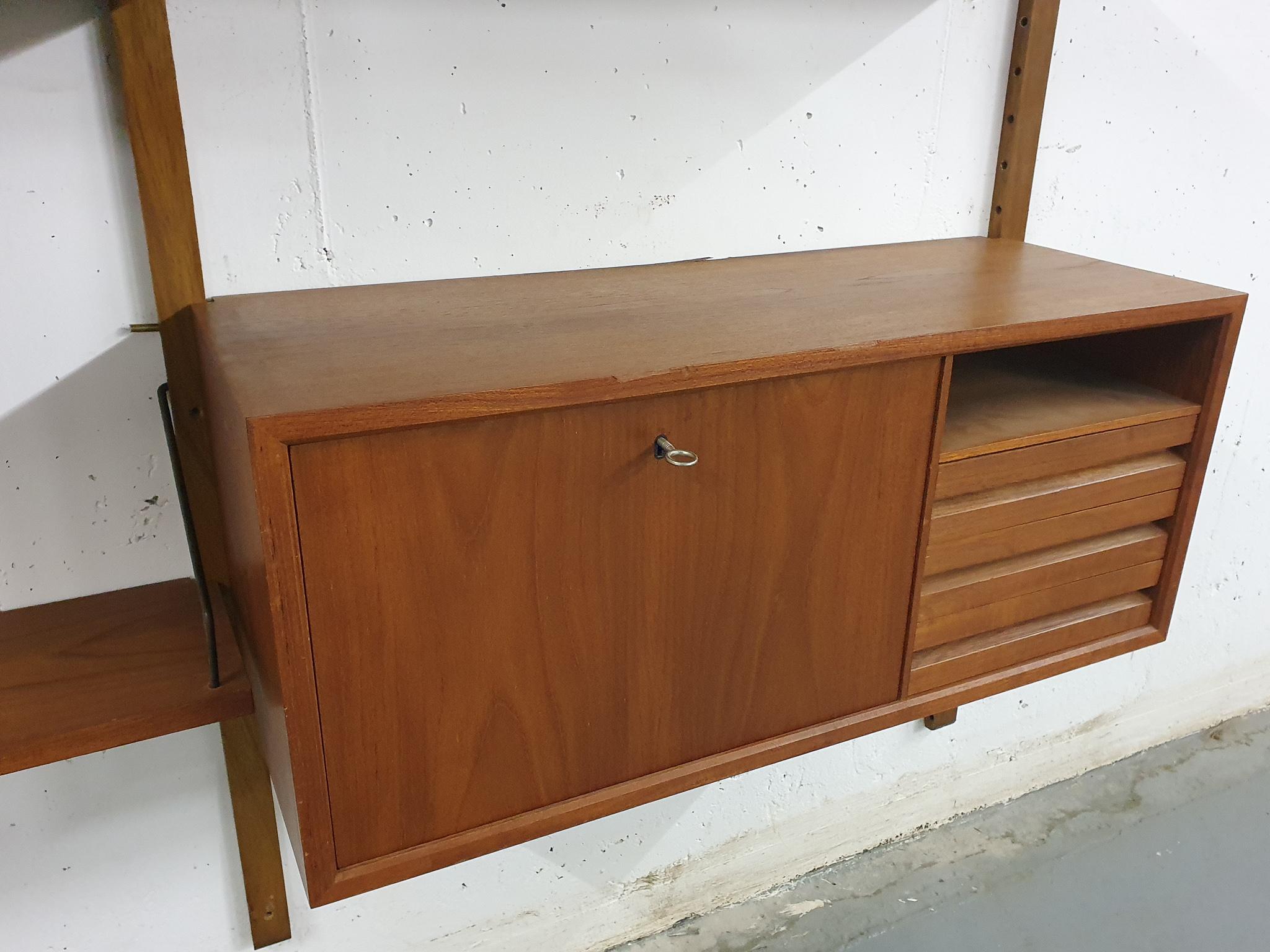 Poul Cadovius for Royal system teak wooden wall unit, Denmark 1950's In Good Condition In Amsterdam, NL