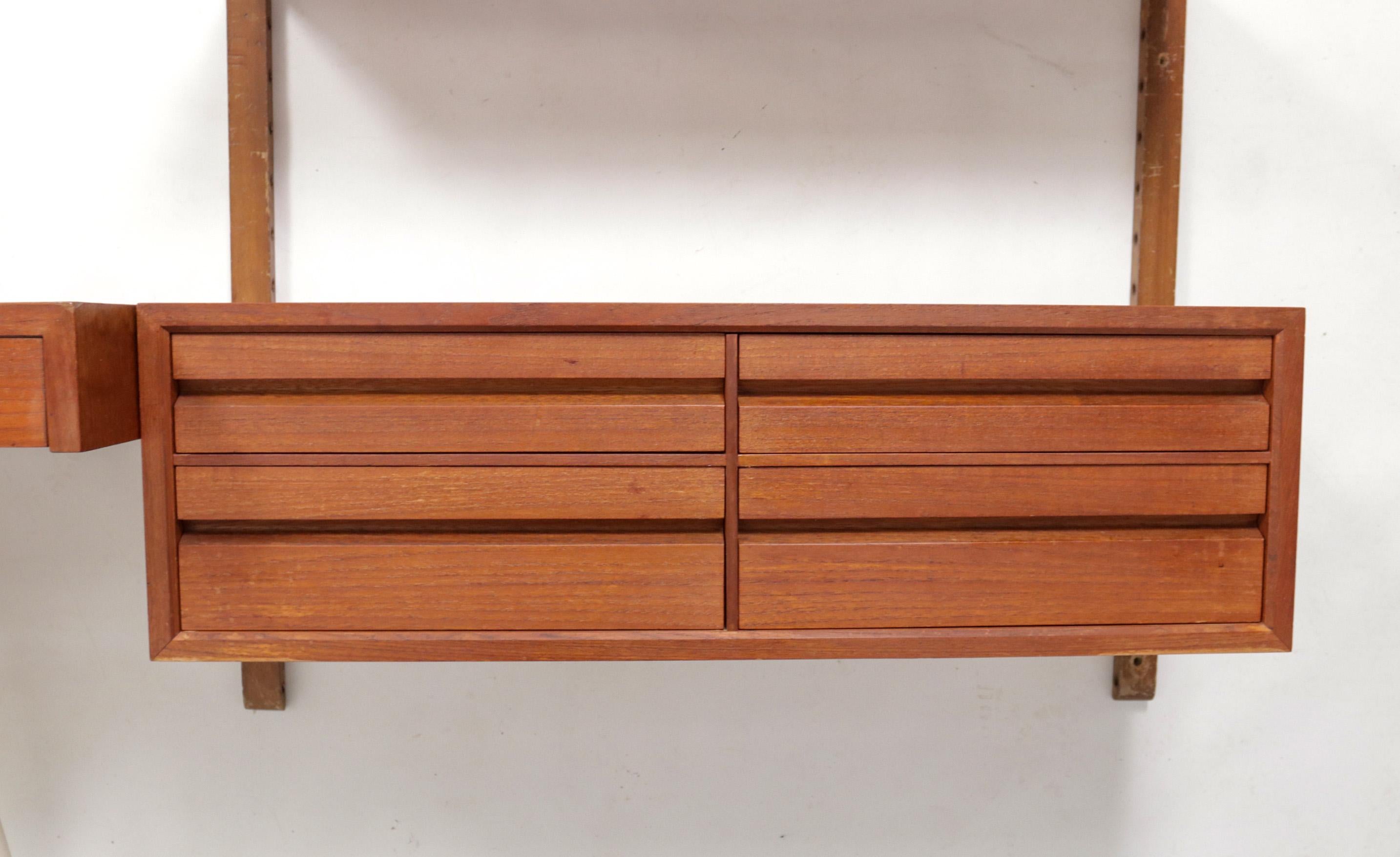 Poul Cadovius for Royal System Wall System in Teak, Denmark, 1950's In Good Condition In Boven Leeuwen, NL