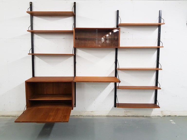 Danish Poul Cadovius for Royal System Wall Unit / Book Shelves in Teak, Denmark, 1950s For Sale