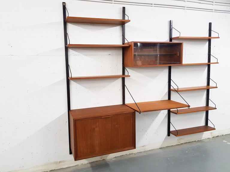 Veneer Poul Cadovius for Royal System Wall Unit / Book Shelves in Teak, Denmark, 1950s For Sale