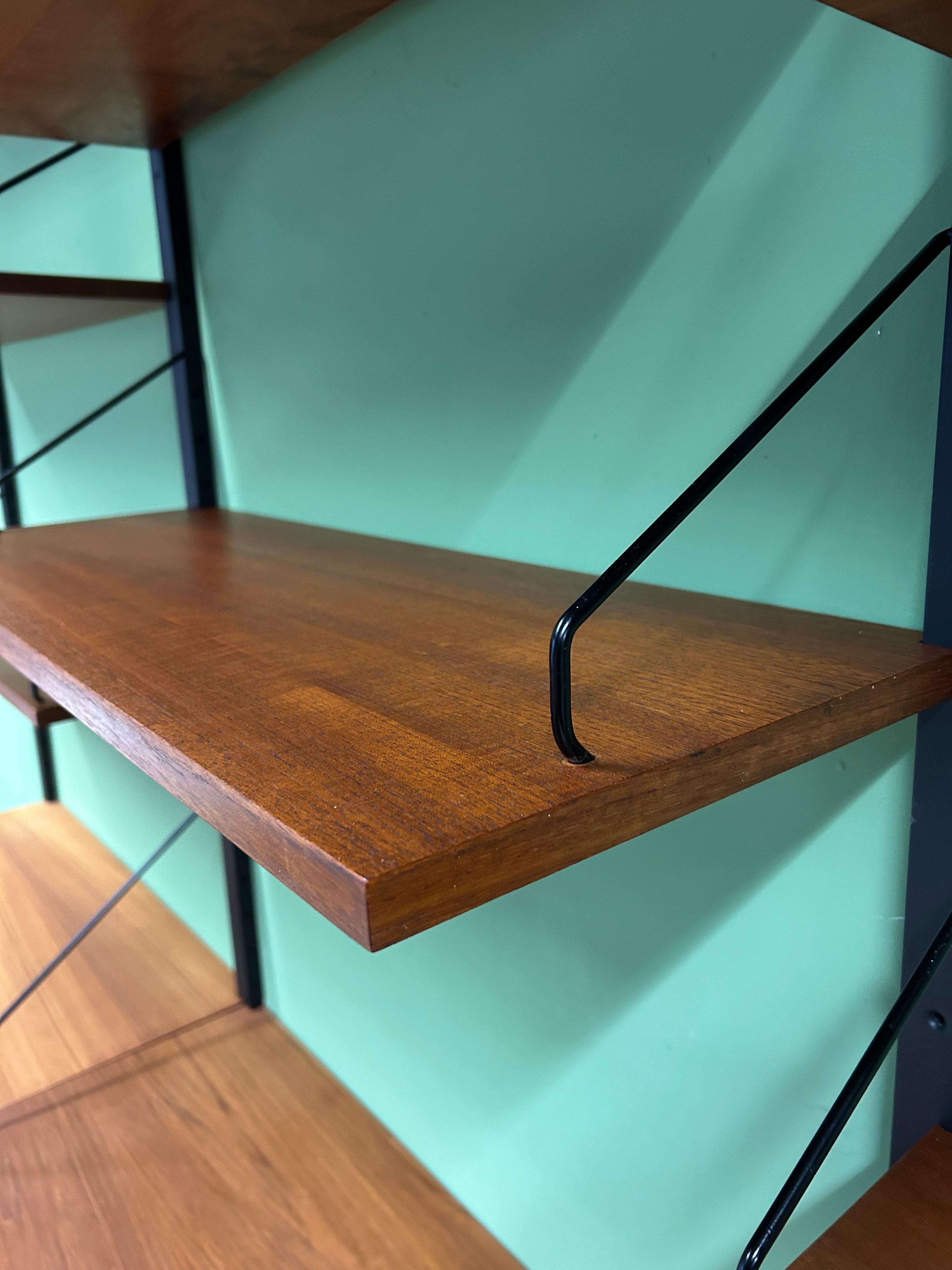 Poul Cadovius Mid- Century Modern Modular Teak Wall Unit Shelving for Cado, 1960 3