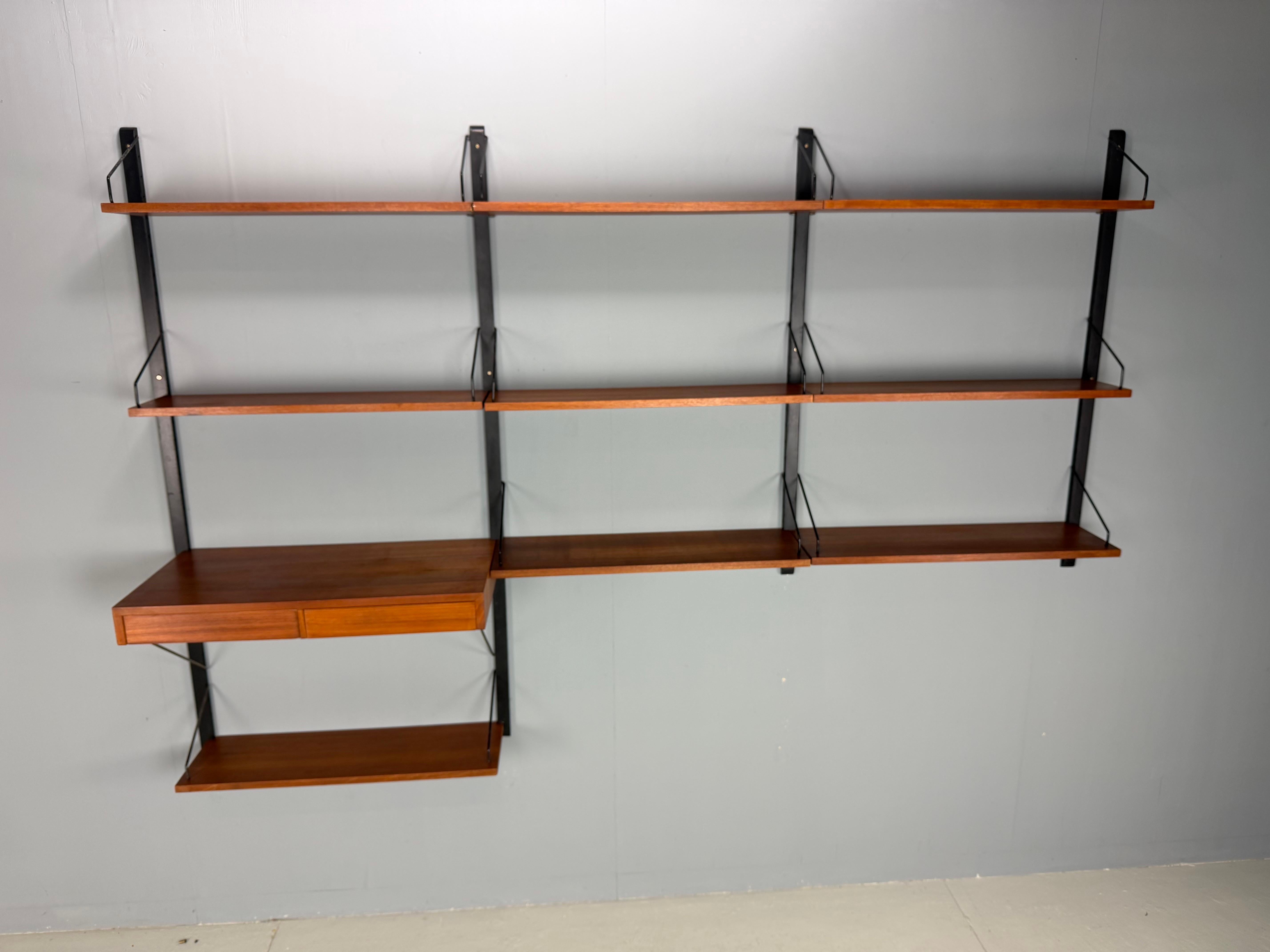 Poul Cadovius Mid- Century Modern Modular Teak Wall Unit Shelving for Cado, 1960 im Angebot 3