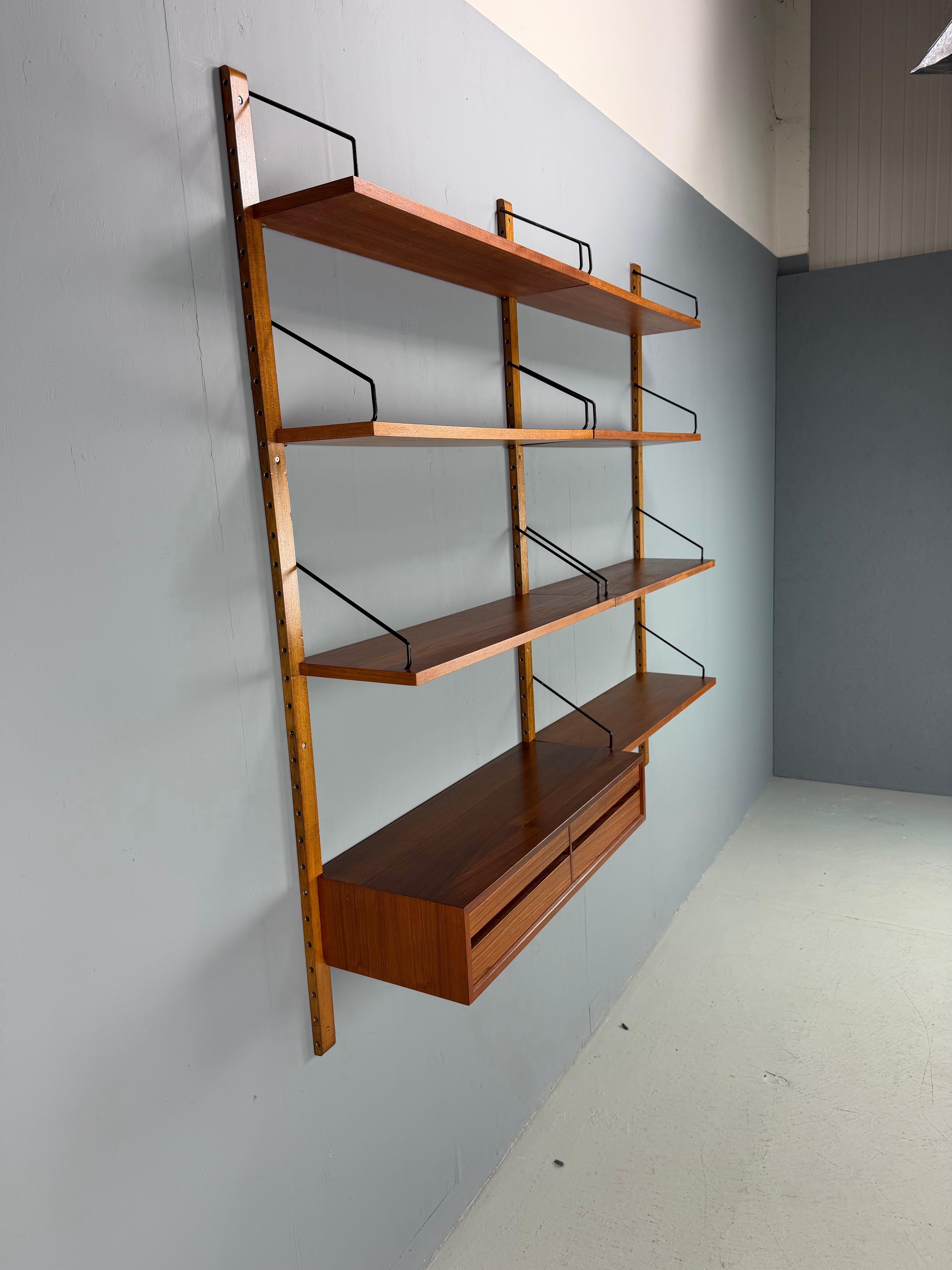 Modularer Teakholz-Wandregal von Poul Cadovius für Cado, Mid-Century Modern, 1960 (Moderne der Mitte des Jahrhunderts) im Angebot