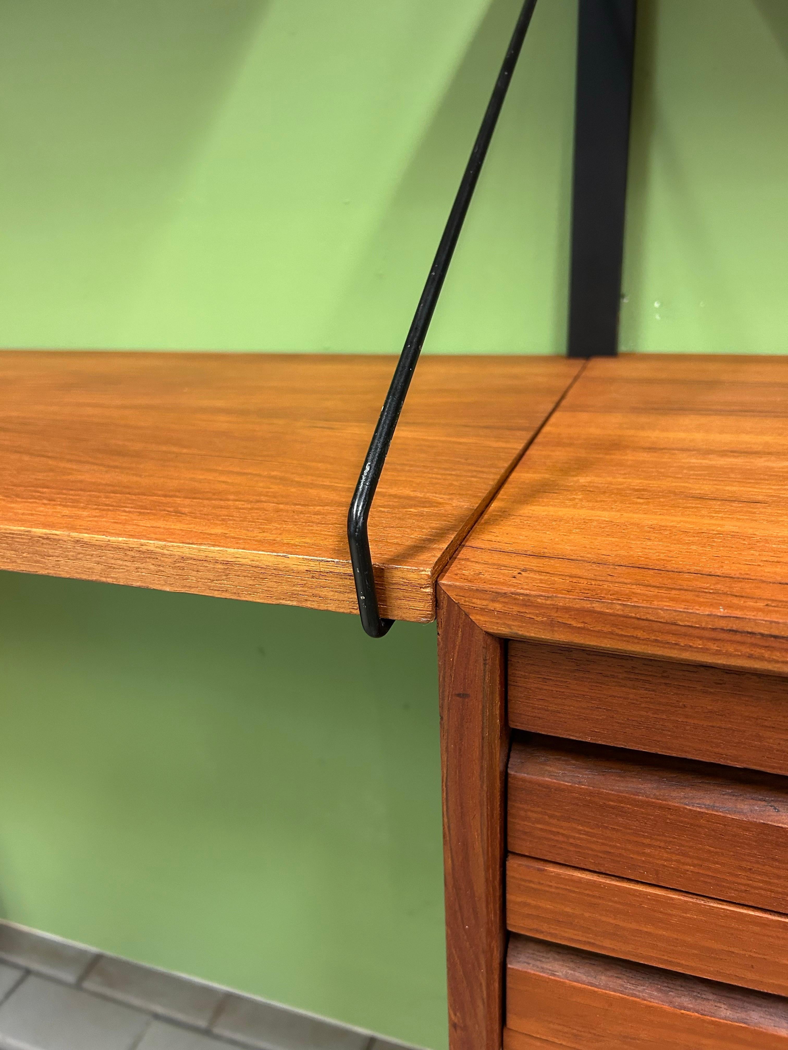 Poul Cadovius Mid- Century Modern Modular Teak Wall Unit Shelving for Cado, 1960 In Good Condition In The Hague, NL