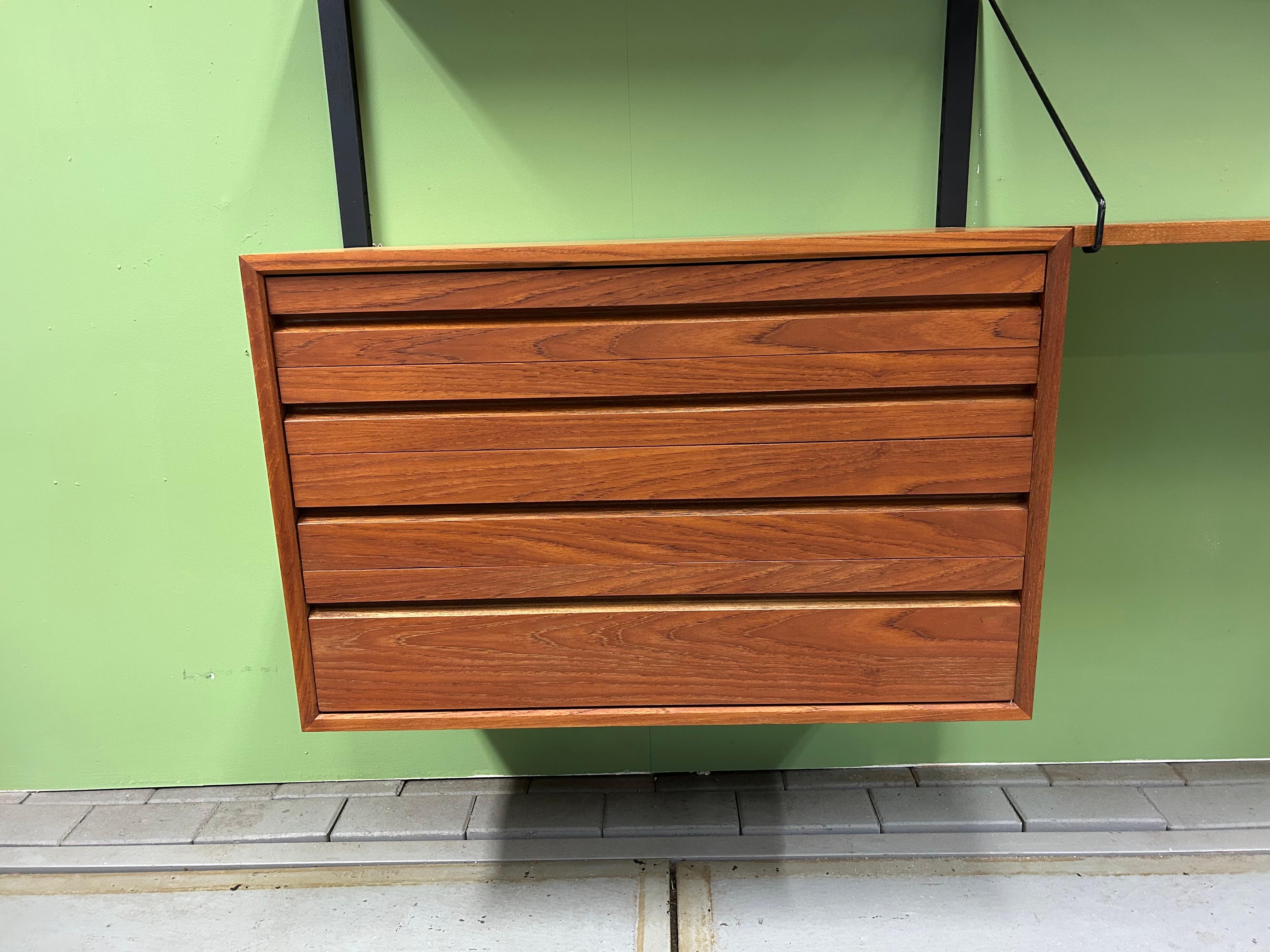 Poul Cadovius Mid- Century Modern Modular Teak Wall Unit Shelving for Cado, 1960 2