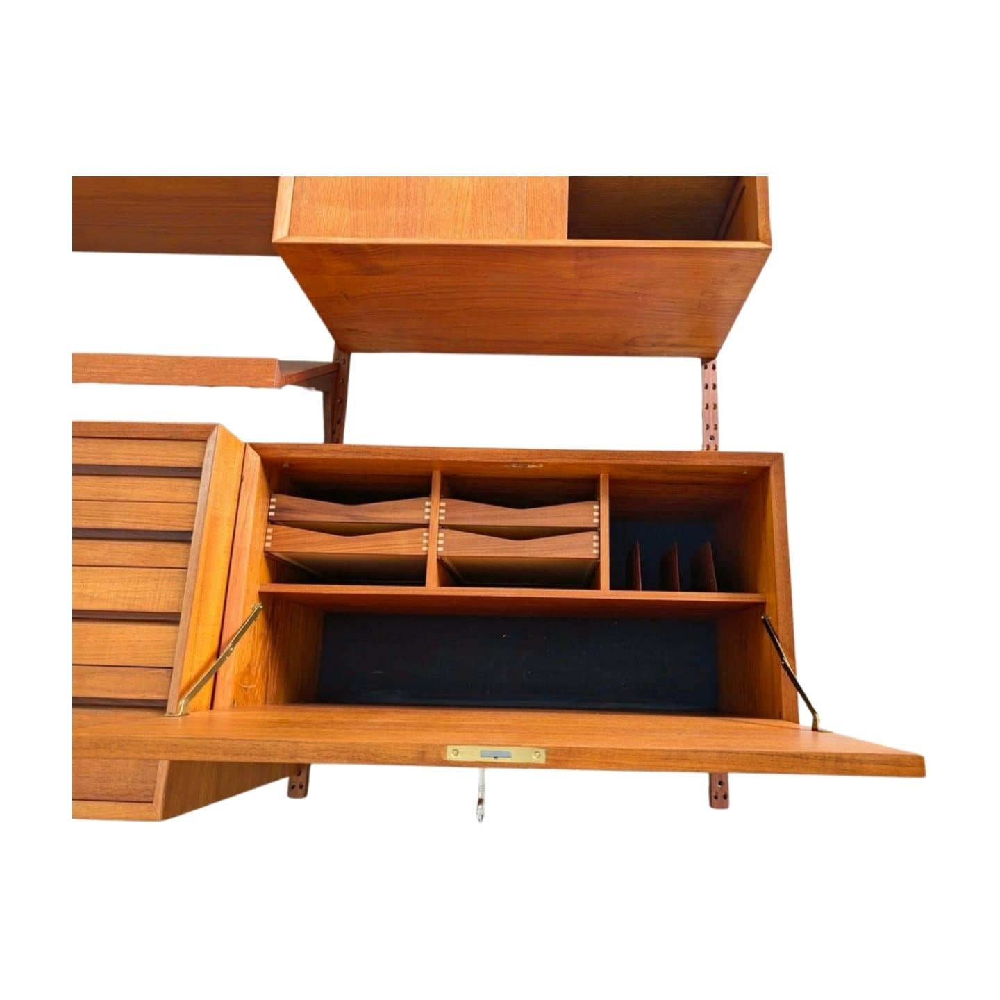 Mid-Century Modern Poul Cadovius Midcentury Bücher- Wandregal Royal Systeme Cado For Sale